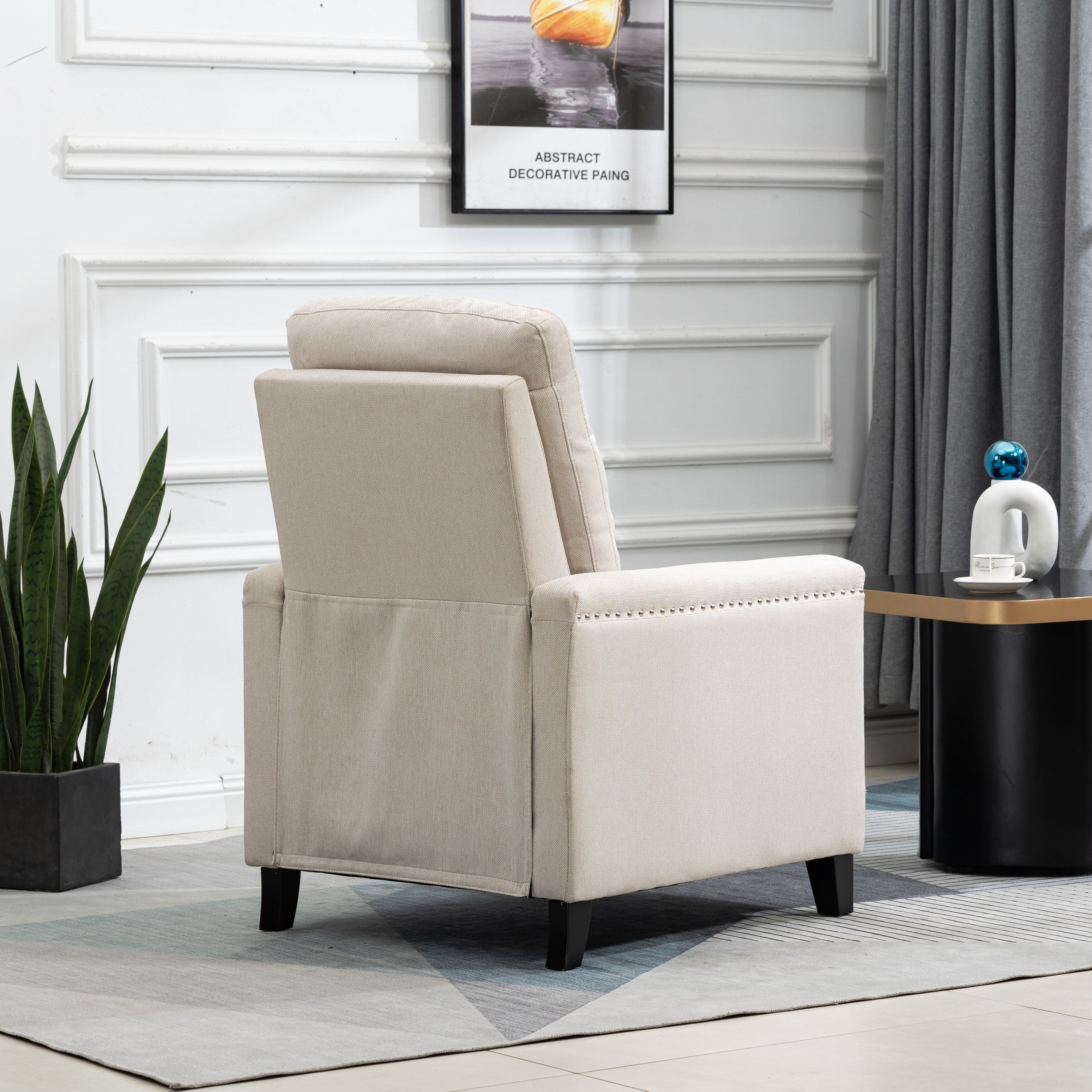 Fauteuil inclinable manuel en velours beige moderne avec coussins et décoration cloutée