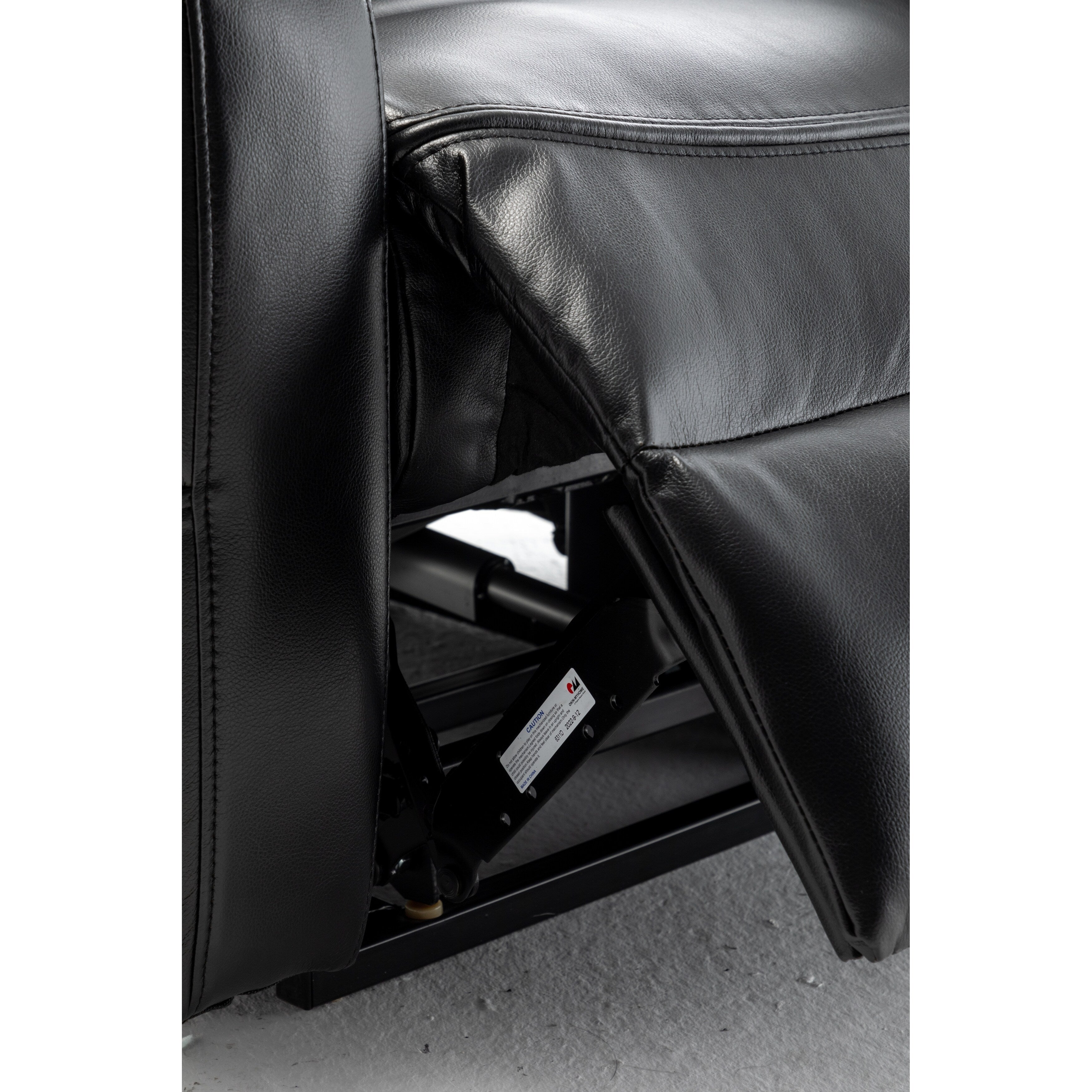 Fauteuil inclinable électrique surdimensionné beige avec moteur OKIN, relevage à plat à 180°, siège extra-large et poches de rangement