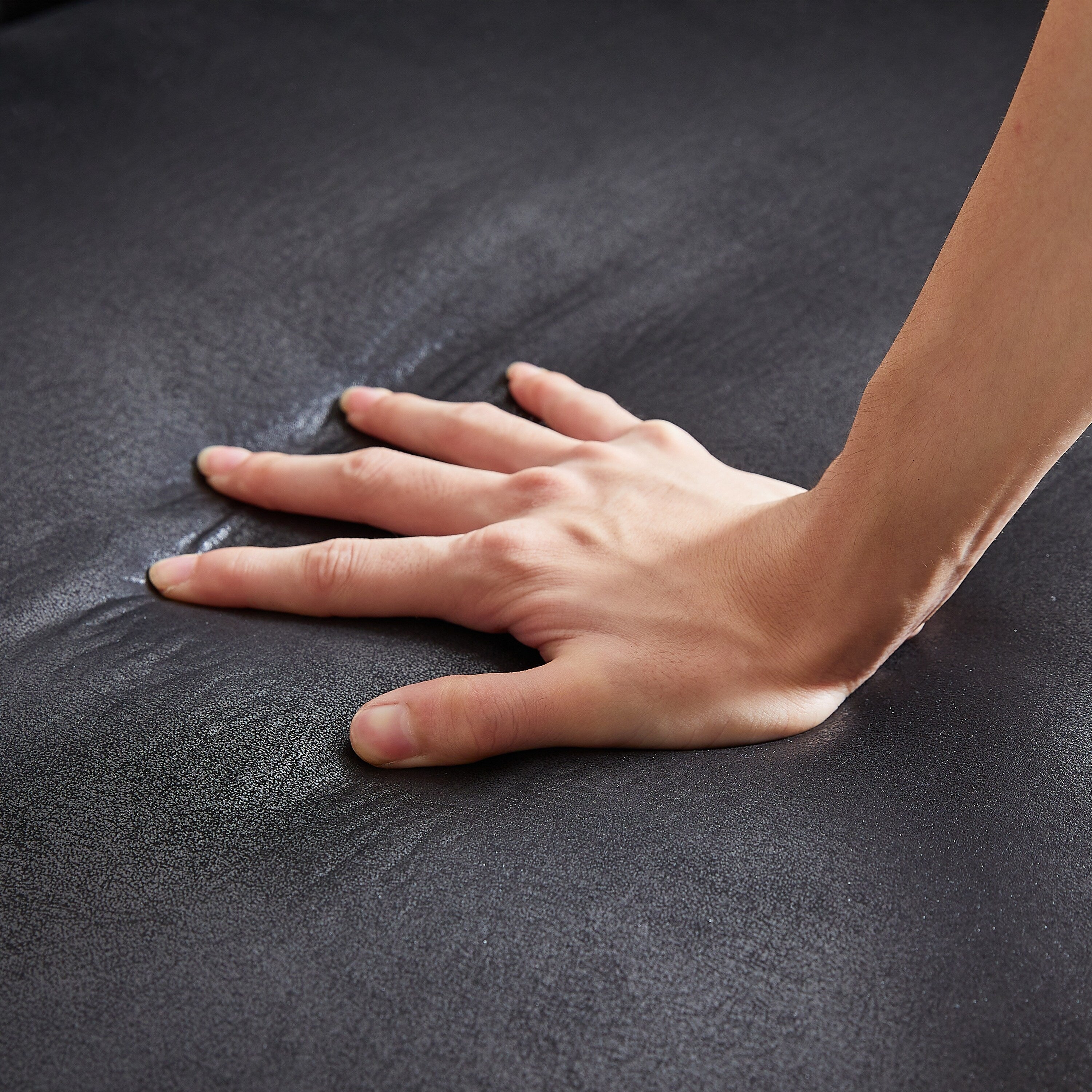 Canapé Chesterfield 3 places en tissu technique noir 85,5 avec accoudoirs roulés et 2 coussins pour le salon