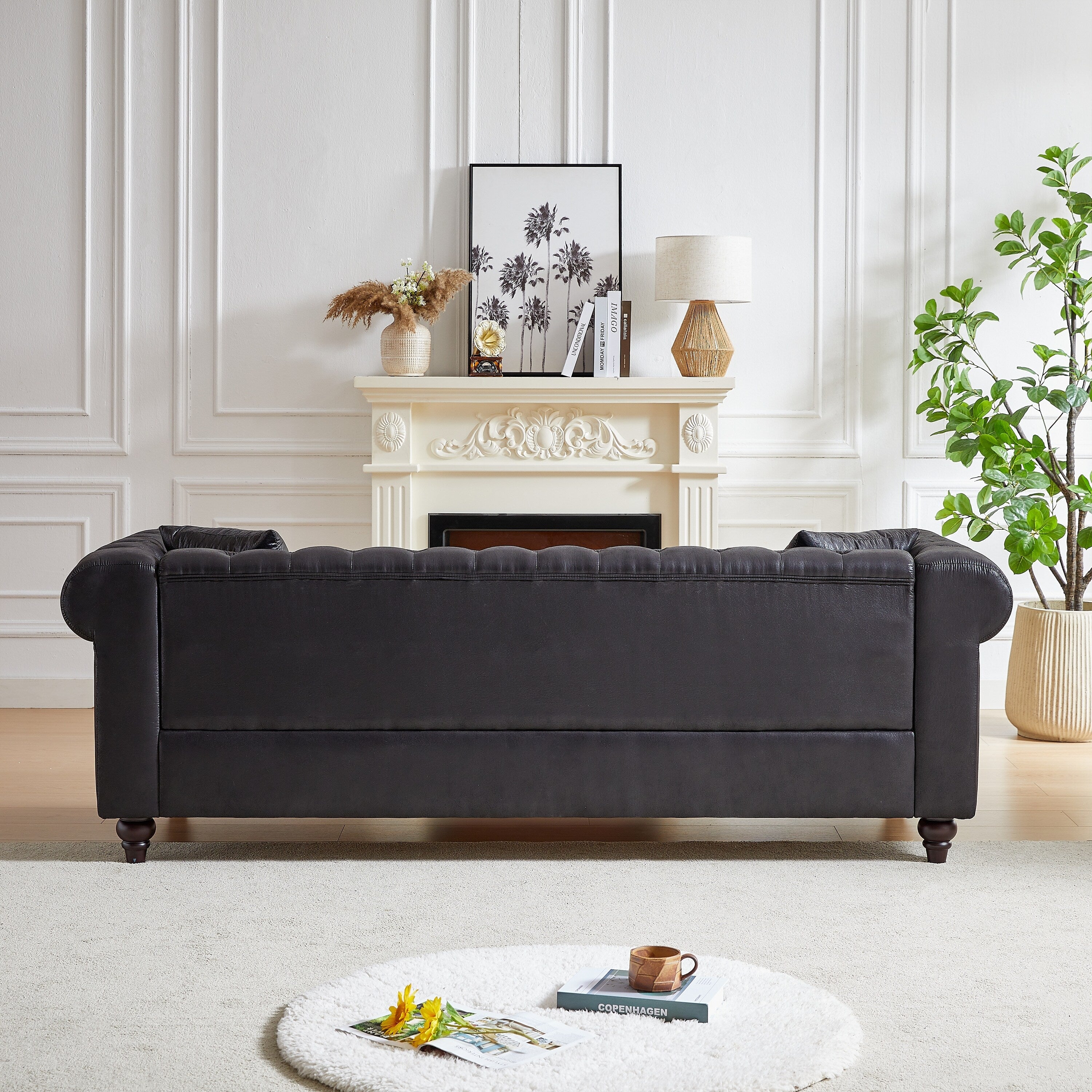 Canapé Chesterfield 3 places en tissu technique noir 85,5 avec accoudoirs roulés et 2 coussins pour le salon