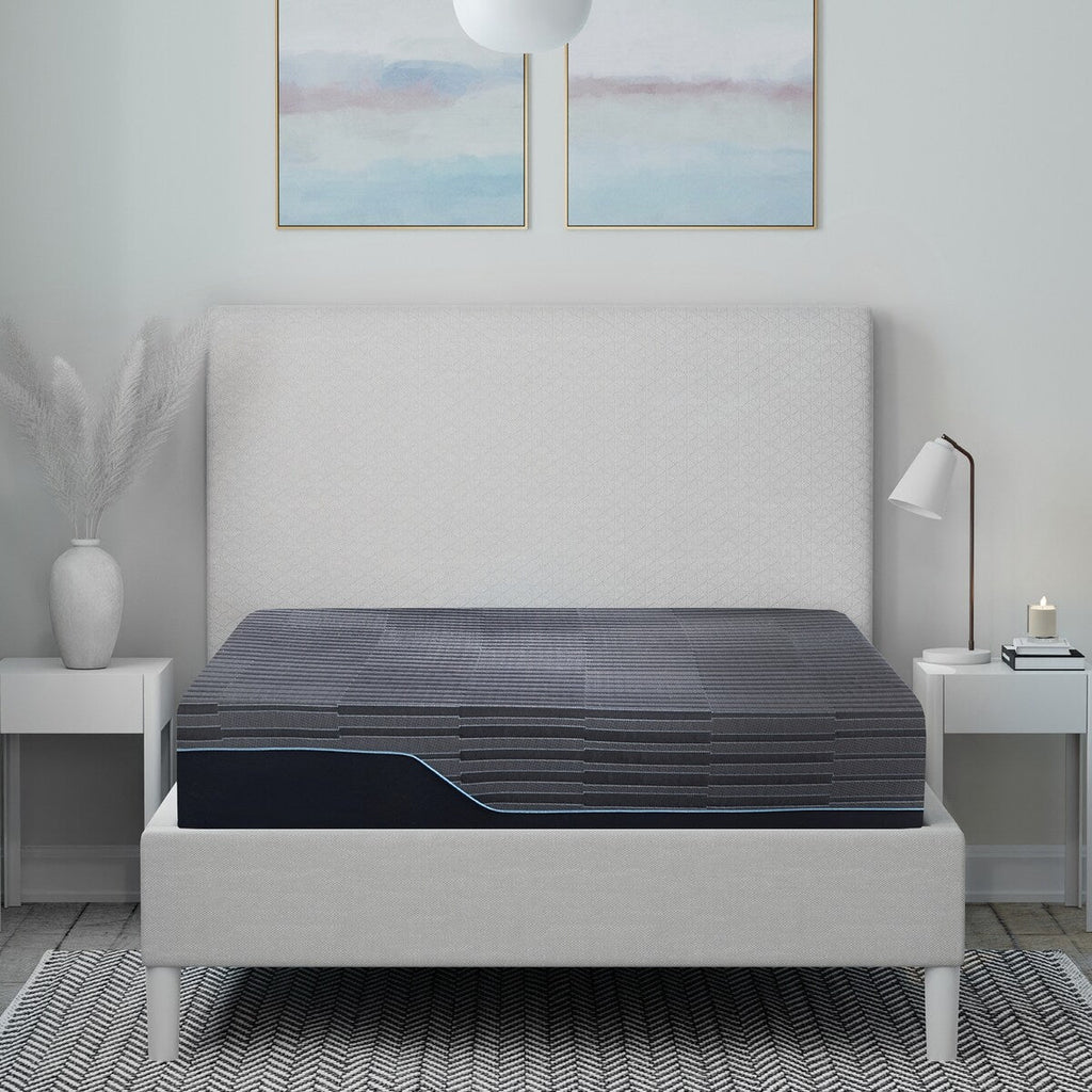 Matelas hybride Bodipedic 13 pouces en mousse à mémoire de forme et ressorts dans une boîte