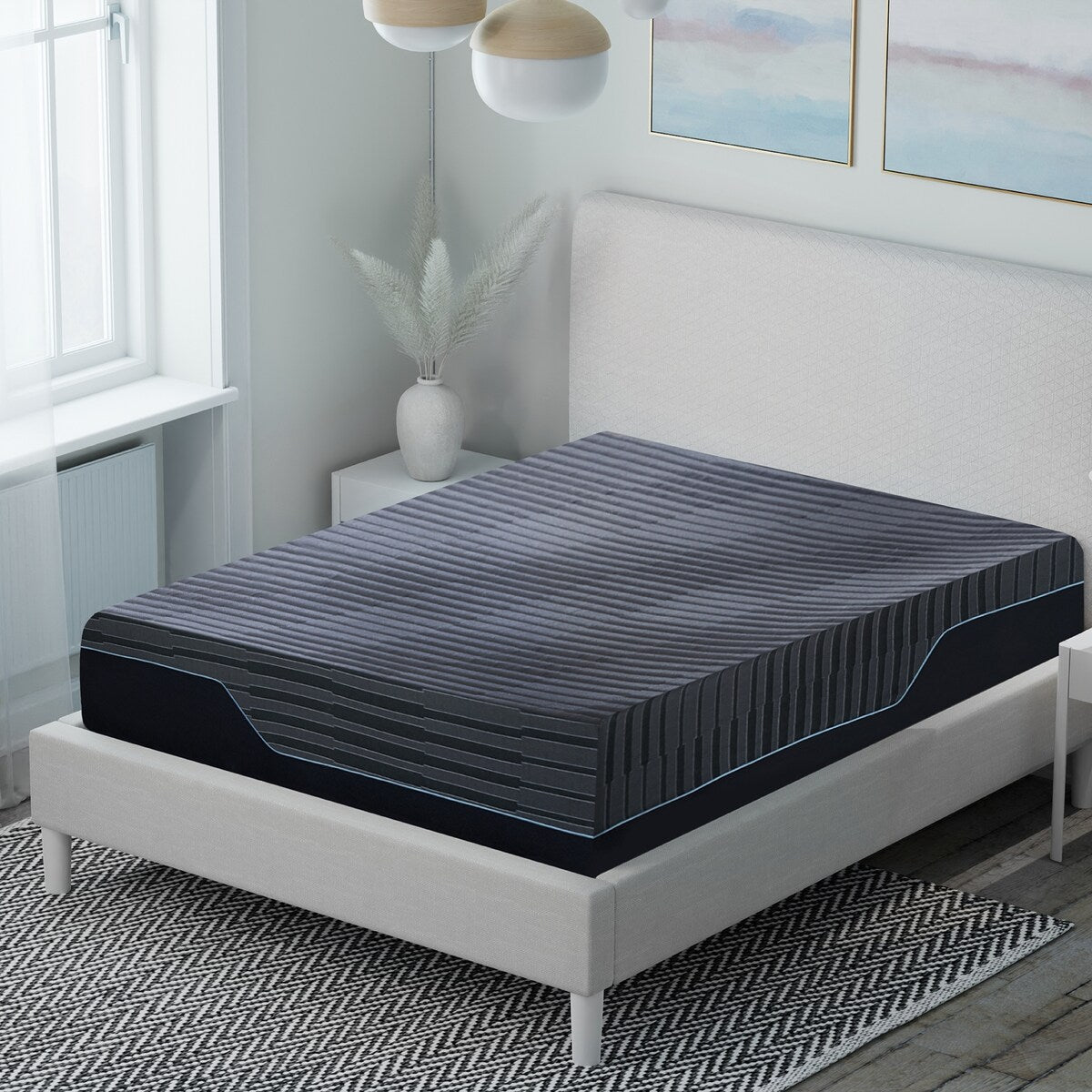 Matelas hybride Bodipedic 13 pouces en mousse à mémoire de forme et ressorts dans une boîte