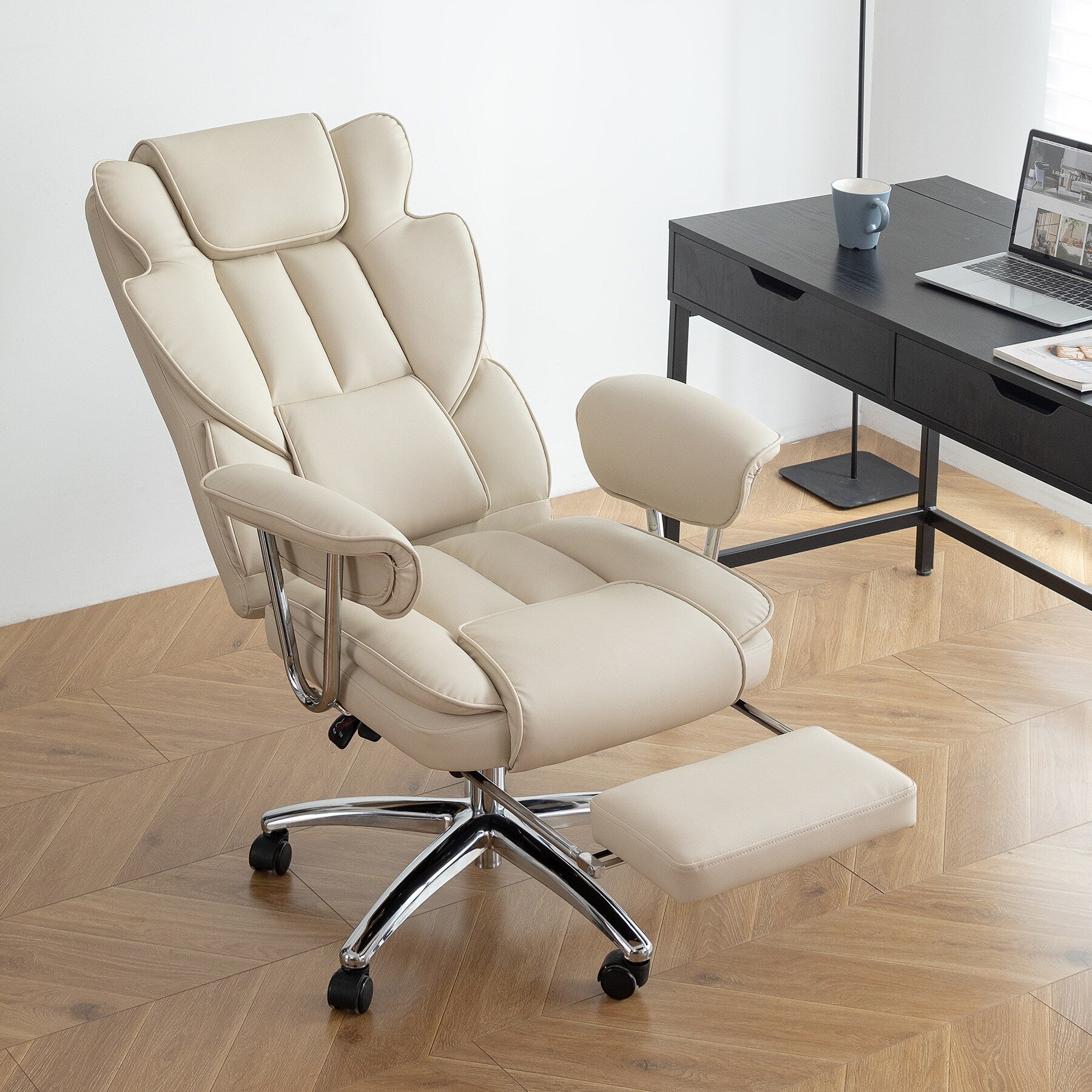 Fauteuil de bureau inclinable ergonomique pivotant à 360° en cuir reconstitué avec dossier haut et support lombaire, repose-pieds et hauteur réglable