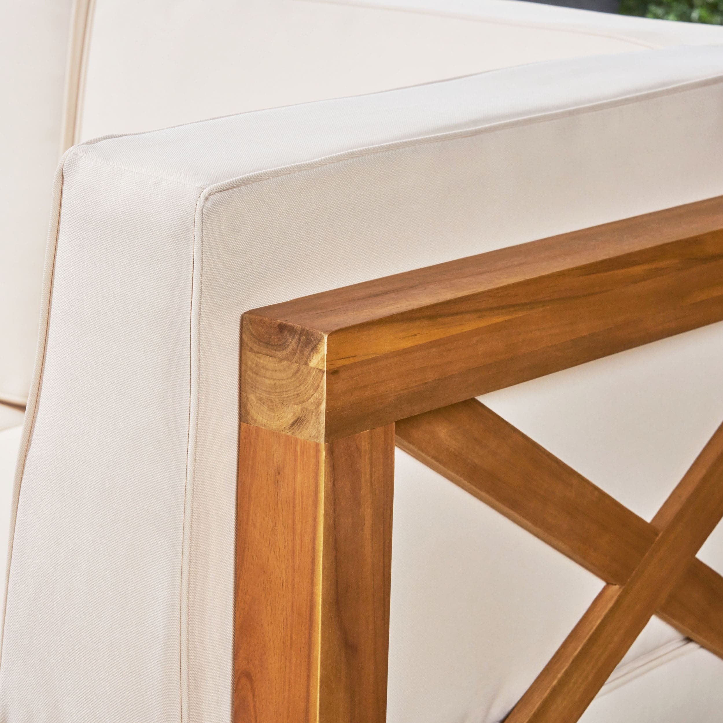 Ensemble de canapés d'extérieur 3 places en bois d'acacia Brava avec table basse et coussins par Christopher Knight Home