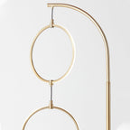 Lampadaire industriel Brightech Nova 74 po à 3 anneaux lumineux à DEL ultra-lumineux avec variateur à 3 voies