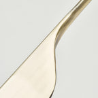 Lampadaire LED industriel Brightech Leaf de 53 po à intensité variable à 3 voies avec abat-jour empire en métal laiton