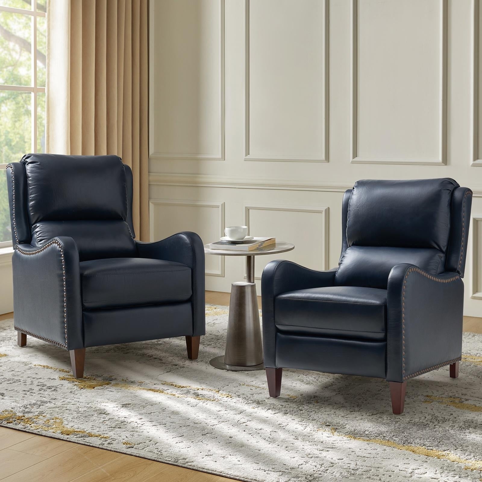 Fauteuil inclinable moderne Brigida en cuir véritable avec garniture cloutée et repose-pieds réglable, lot de 2 par HULALA HOME