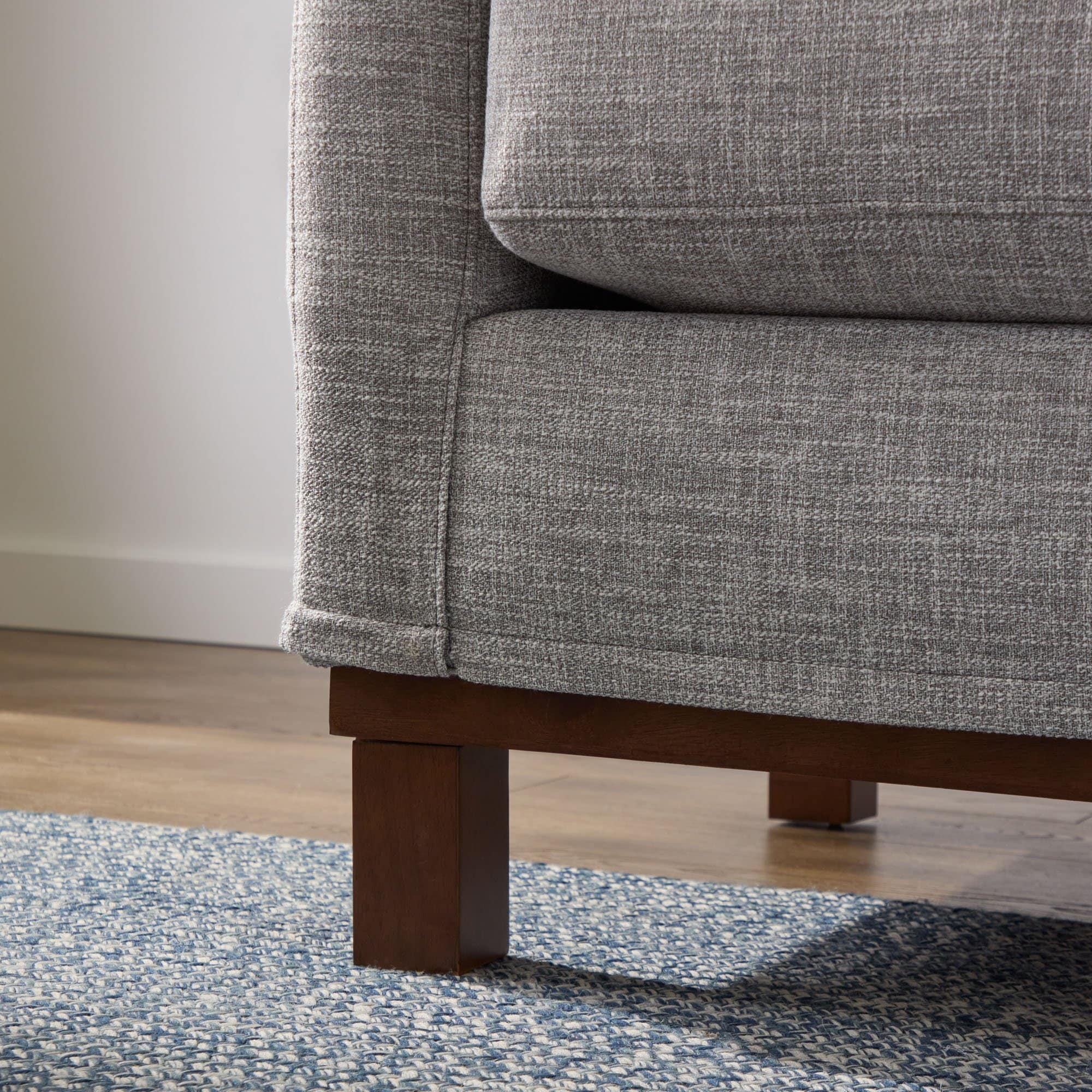 Canapé Brookside Kay avec base en bois rembourrée