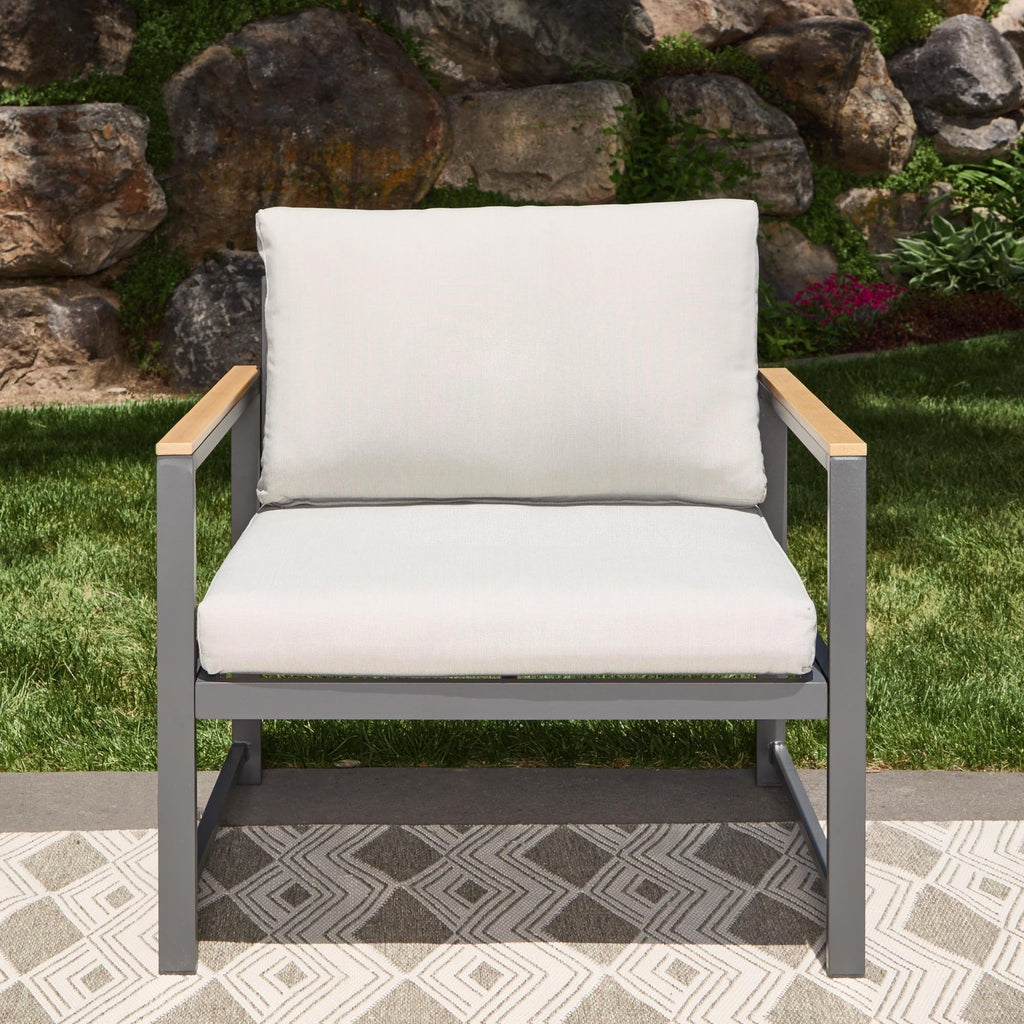 Chaise d'appoint d'extérieur en métal Brookside Meg avec coussins