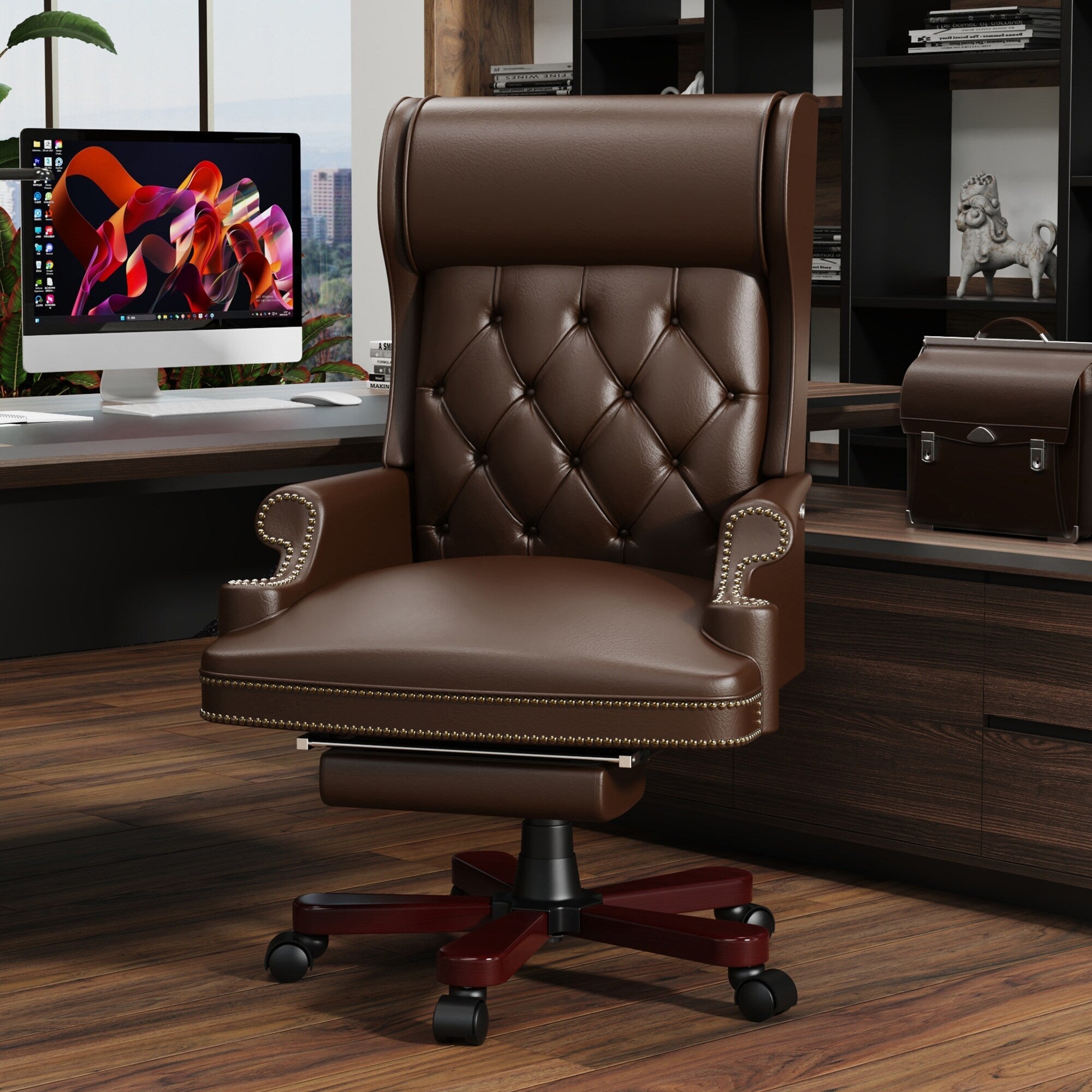 Fauteuil de bureau pivotant ergonomique en similicuir marron avec repose-pieds, dossier capitonné et décoration cloutée