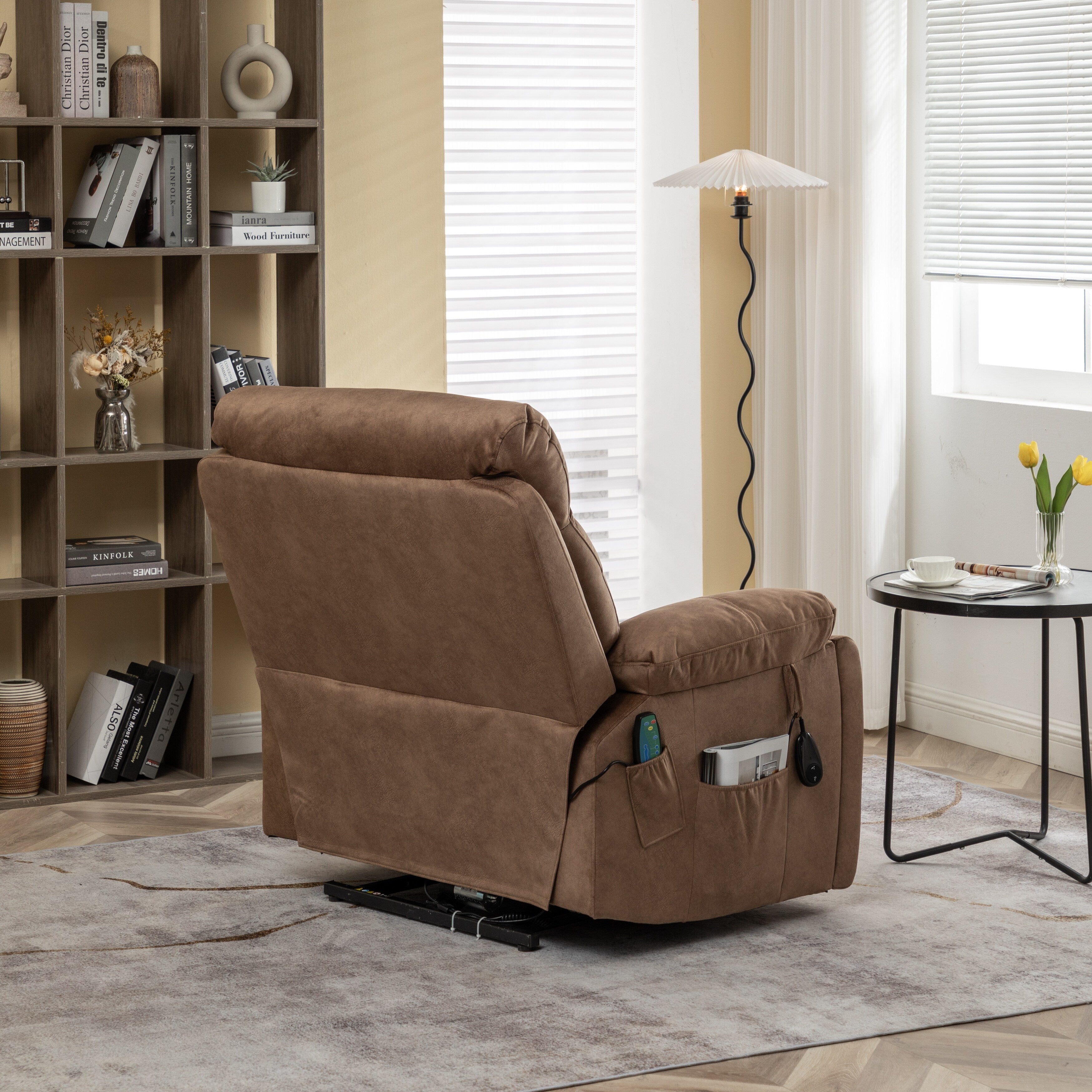 Fauteuil inclinable releveur en velours marron, massage, porte-gobelet dissimulé, poches