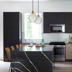 Suspension C Cattleya en laiton antique à 1 ampoule avec abat-jour en verre rayé - Laiton antique