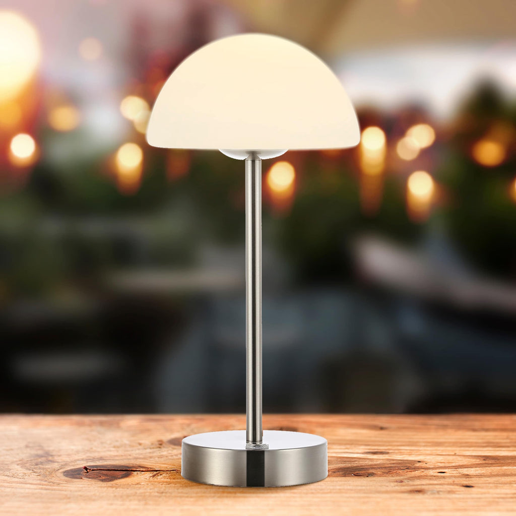 Lampe de table LED intégrée rechargeable sans fil Carson 12,5 cm, style minimaliste moderne, en fer, nickel/blanc, par JONATHAN Y