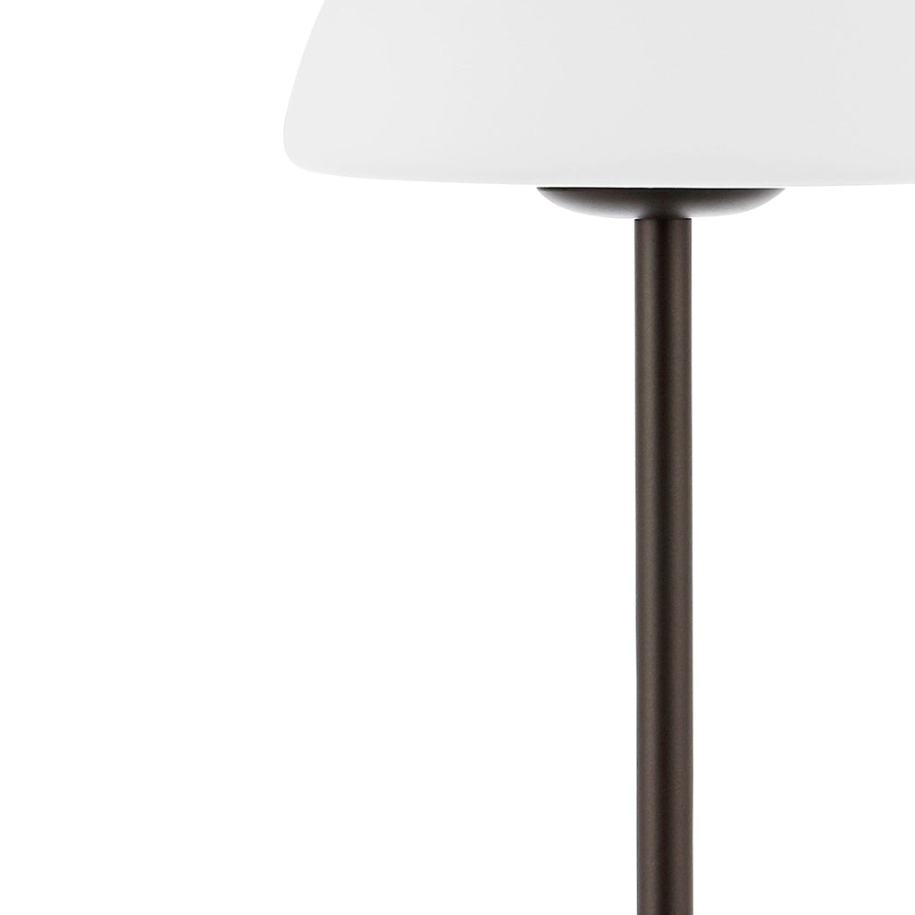 Lampe de table LED intégrée rechargeable sans fil Carson 12,5 cm, style minimaliste moderne, en fer, nickel/blanc, par JONATHAN Y
