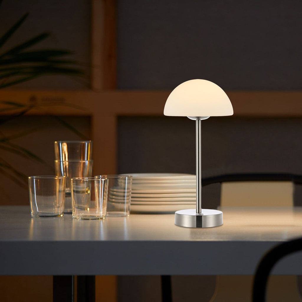 Lampe de table LED intégrée rechargeable sans fil Carson 12,5 cm, style minimaliste moderne, en fer, nickel/blanc, par JONATHAN Y