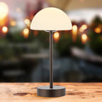 Lampe de table LED intégrée rechargeable sans fil Carson 12,5 cm, style minimaliste moderne, en fer, nickel/blanc, par JONATHAN Y
