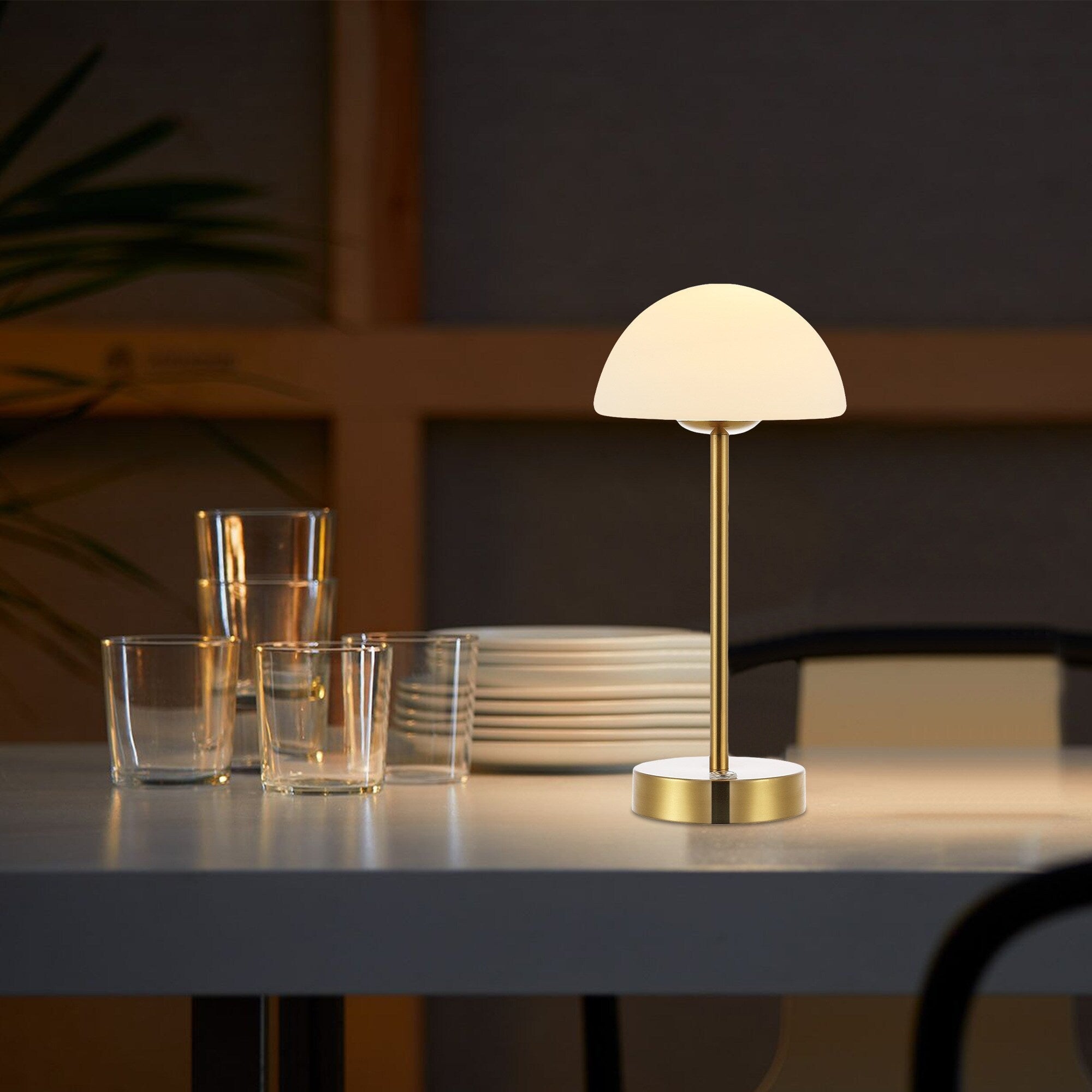 Lampe de table LED intégrée rechargeable sans fil Carson 12,5 cm, style minimaliste moderne, en fer, nickel/blanc, par JONATHAN Y