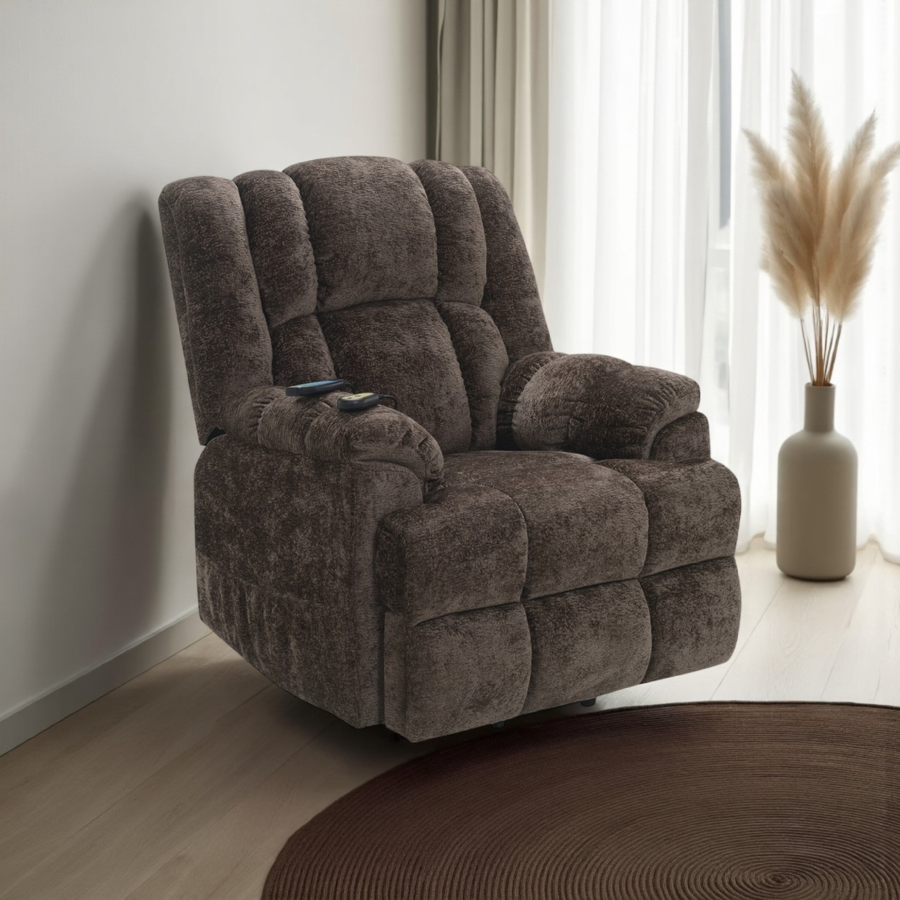 Fauteuil inclinable électrique Cassy avec relevage, chauffage et massage, velours marron