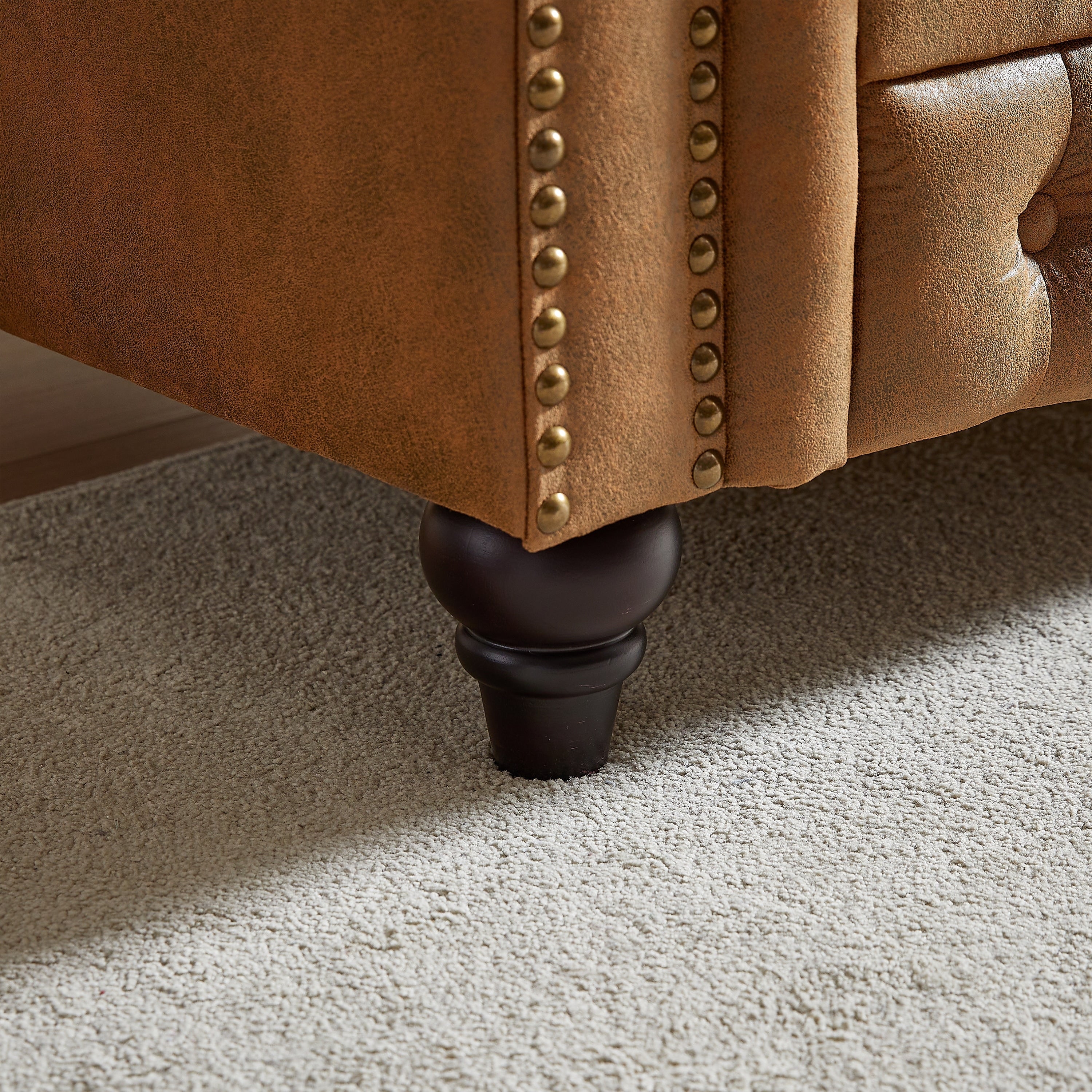 Canapé 3 places Chesterfield 85.5 en tissu technique avec coussins