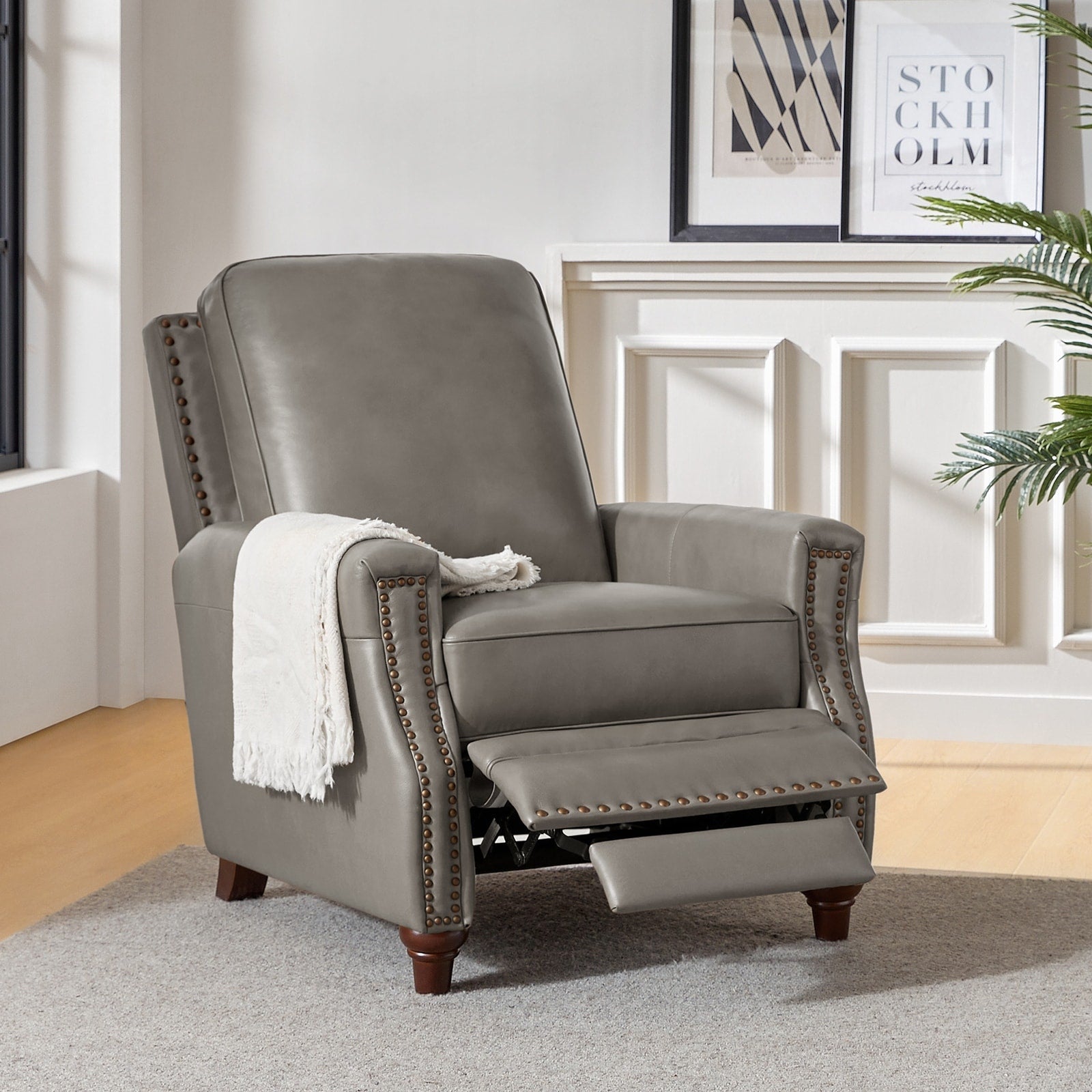Fauteuil inclinable moderne en cuir véritable de style cigare avec garniture cloutée par HULALA HOME