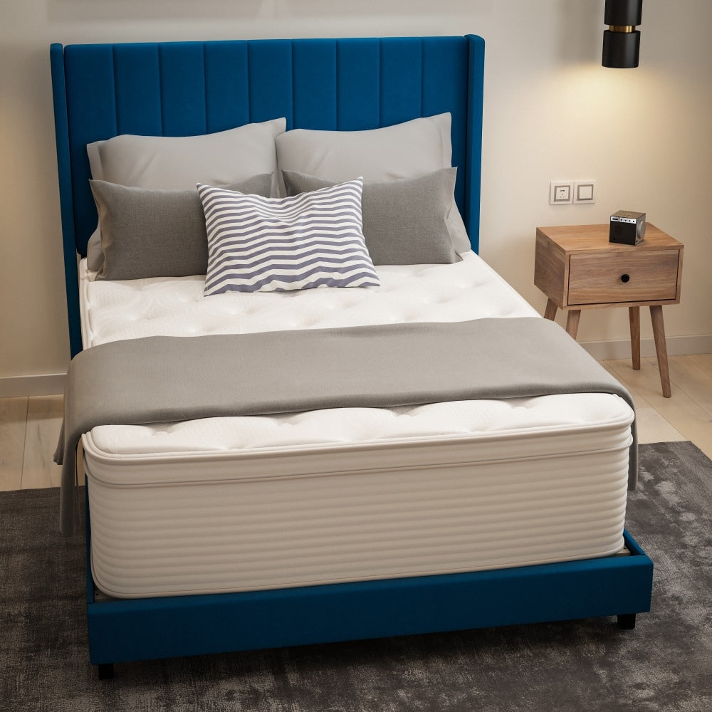 Matelas hybride commercial en mousse à mémoire de forme et ressorts ensachés dans une boîte
