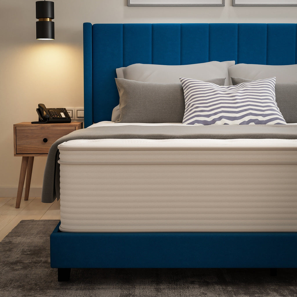 Matelas hybride commercial en mousse à mémoire de forme et ressorts ensachés dans une boîte