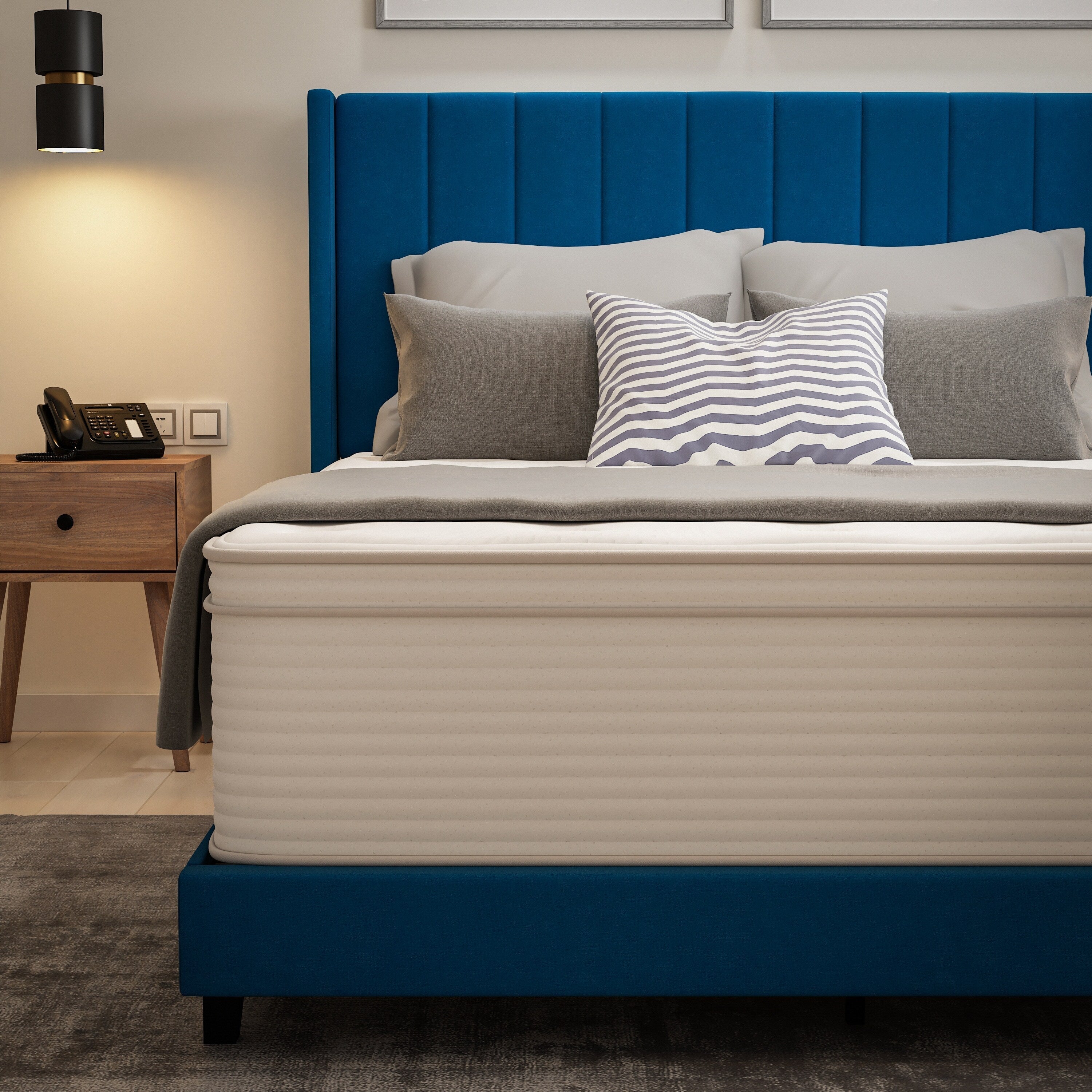 Matelas hybride commercial en mousse à mémoire de forme et ressorts ensachés dans une boîte