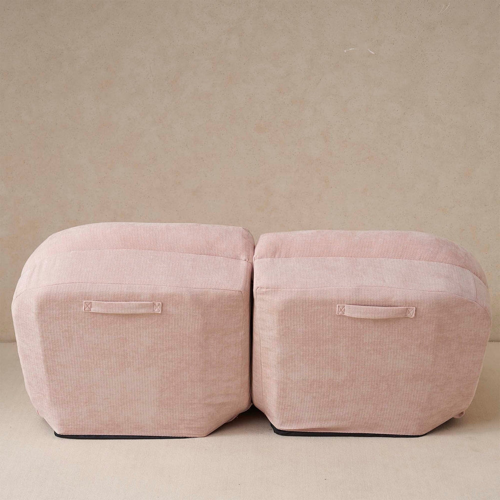 Canapé-lit double convertible avec fonction dépliante pour des options d'assise et de couchage polyvalentes