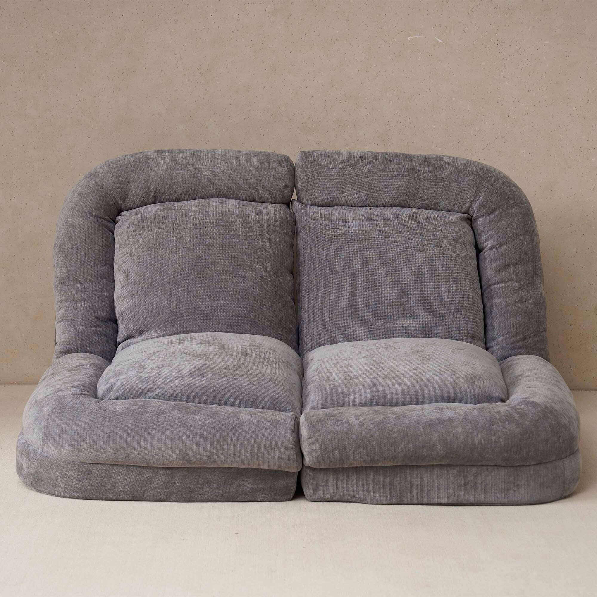 Canapé-lit double convertible avec fonction dépliante pour des options d'assise et de couchage polyvalentes