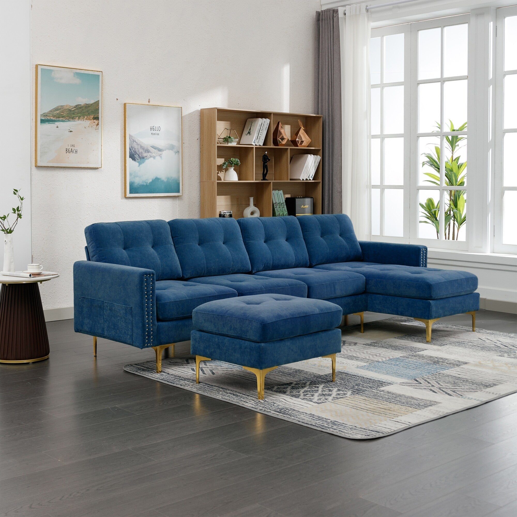 Canapé sectionnel convertible en velours en forme de L avec pouf amovible et pieds en métal doré pour le salon