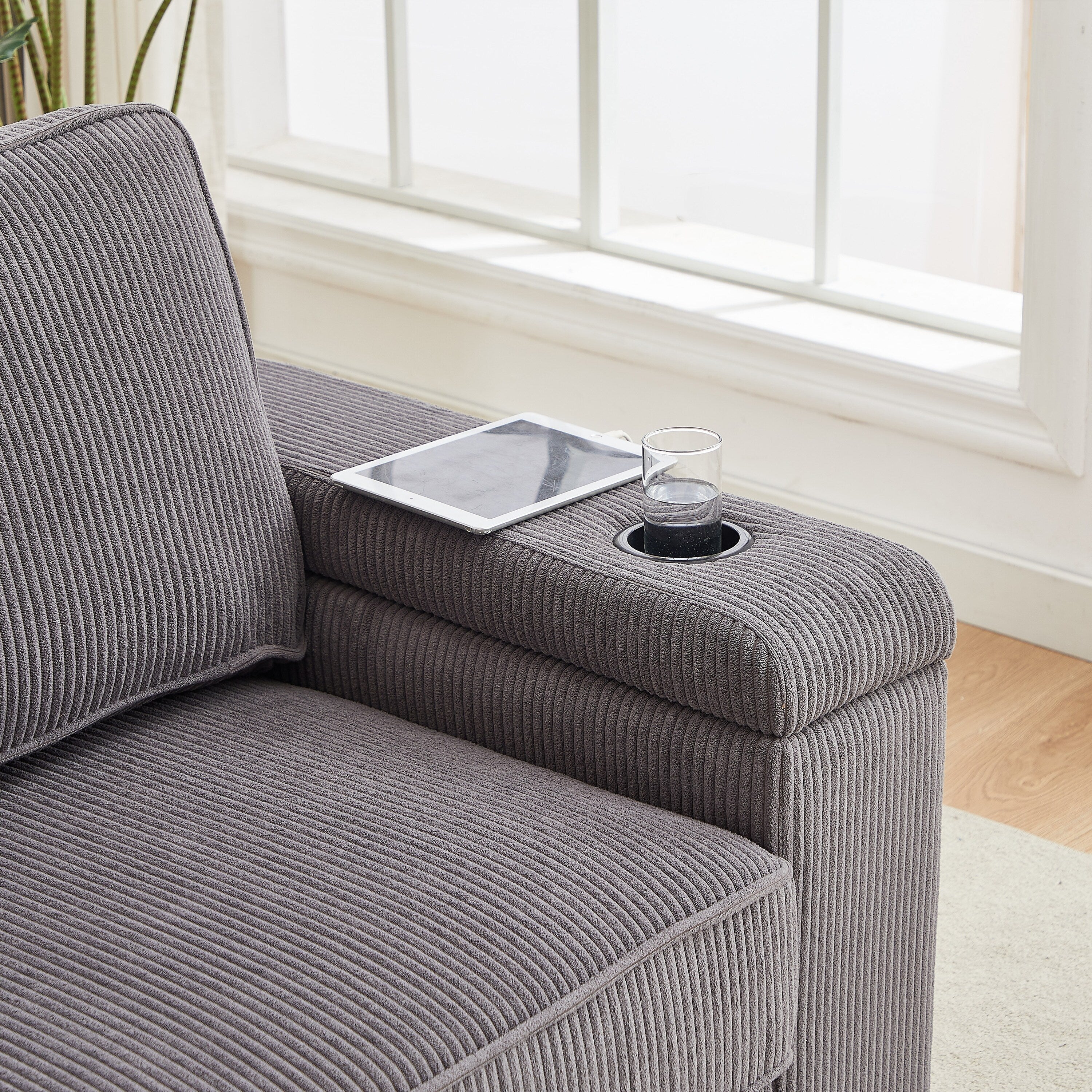 Canapé 3 places en velours côtelé avec ports USB et porte-gobelets