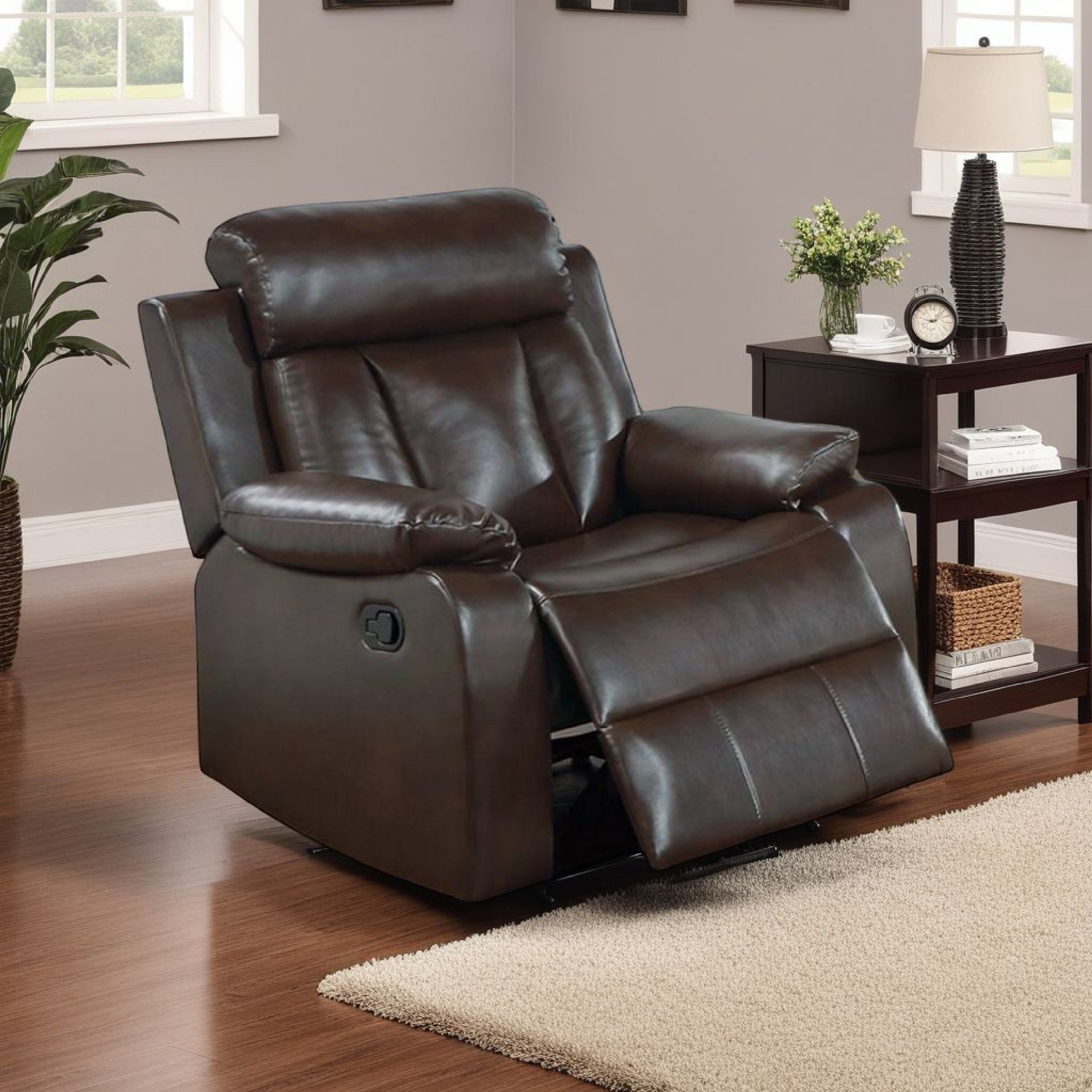 Fauteuil inclinable manuel Corie, coussin en similicuir marron