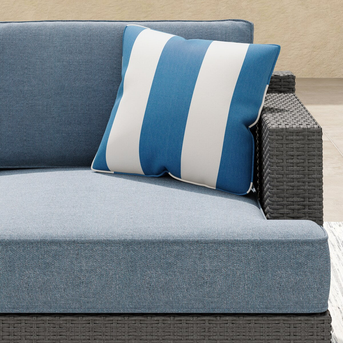 Ensemble de conversation de patio en osier Corvus Ancud 5 pièces avec coussin et oreillers Sunbrella