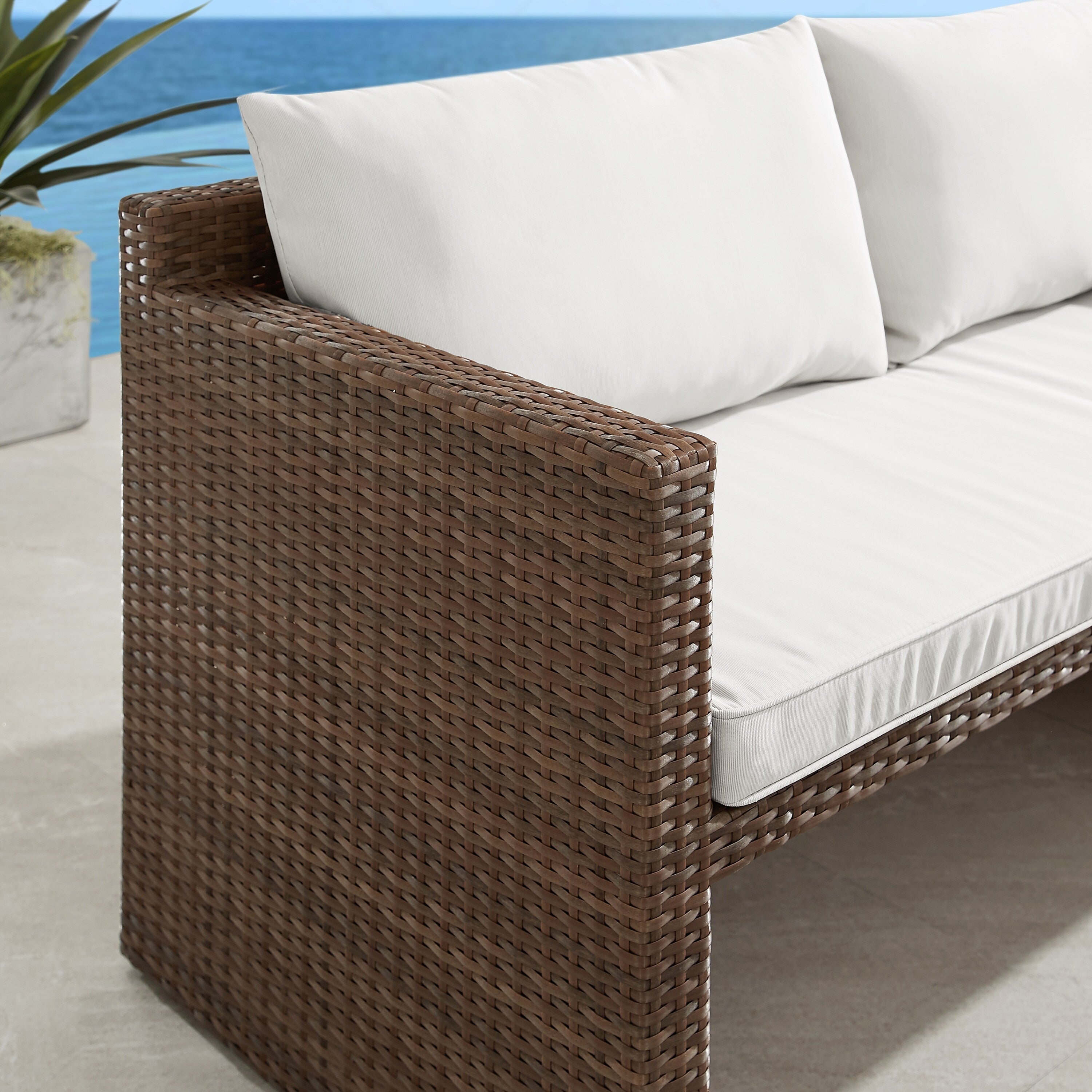 Ensemble de salle à manger d'extérieur Corvus Martinka en aluminium et osier, 7 pièces