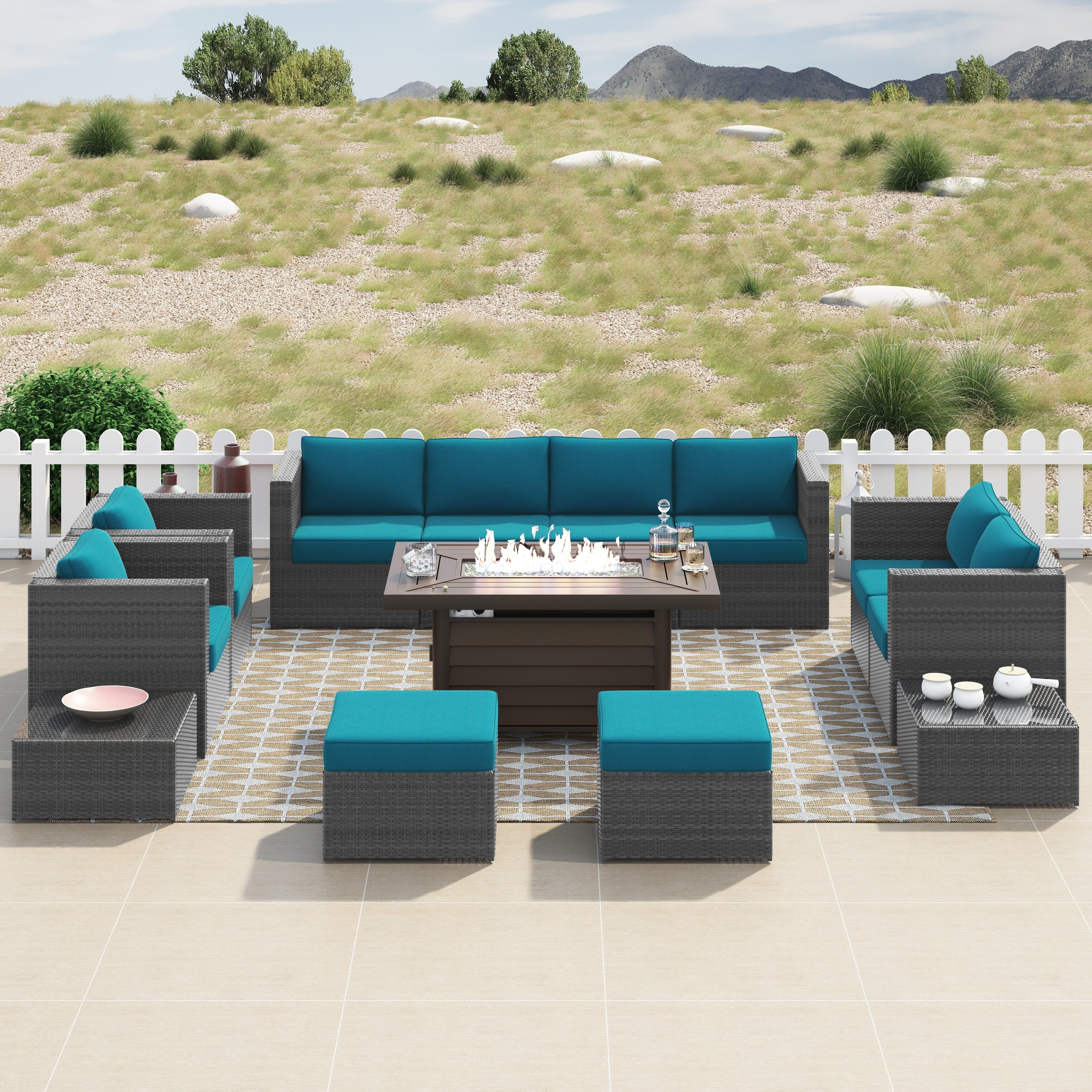 Ensemble de meubles de patio sectionnels Corvus Trey 13 pièces en osier tressé avec table à feu