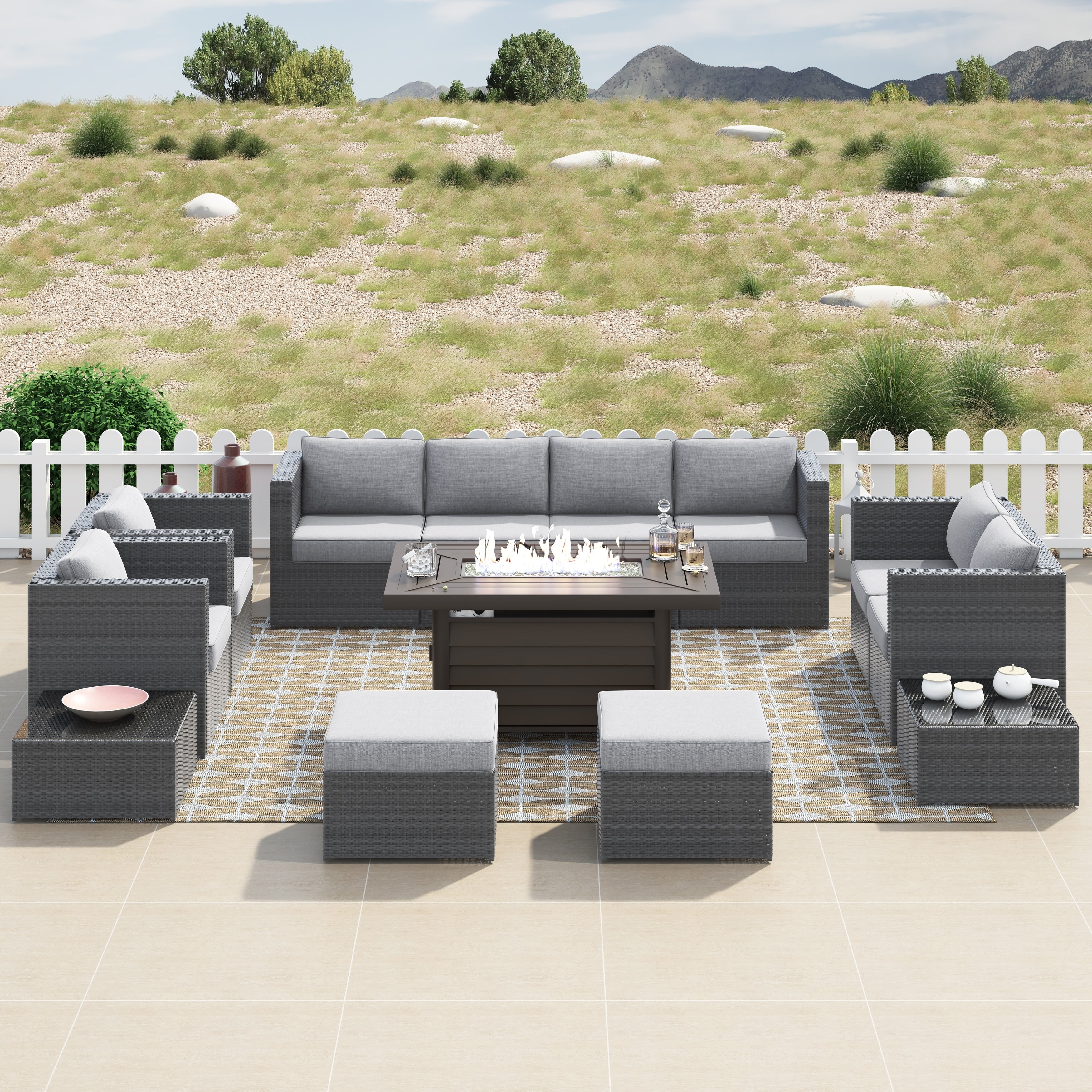 Ensemble de meubles de patio sectionnels Corvus Trey 13 pièces en osier tressé avec table à feu