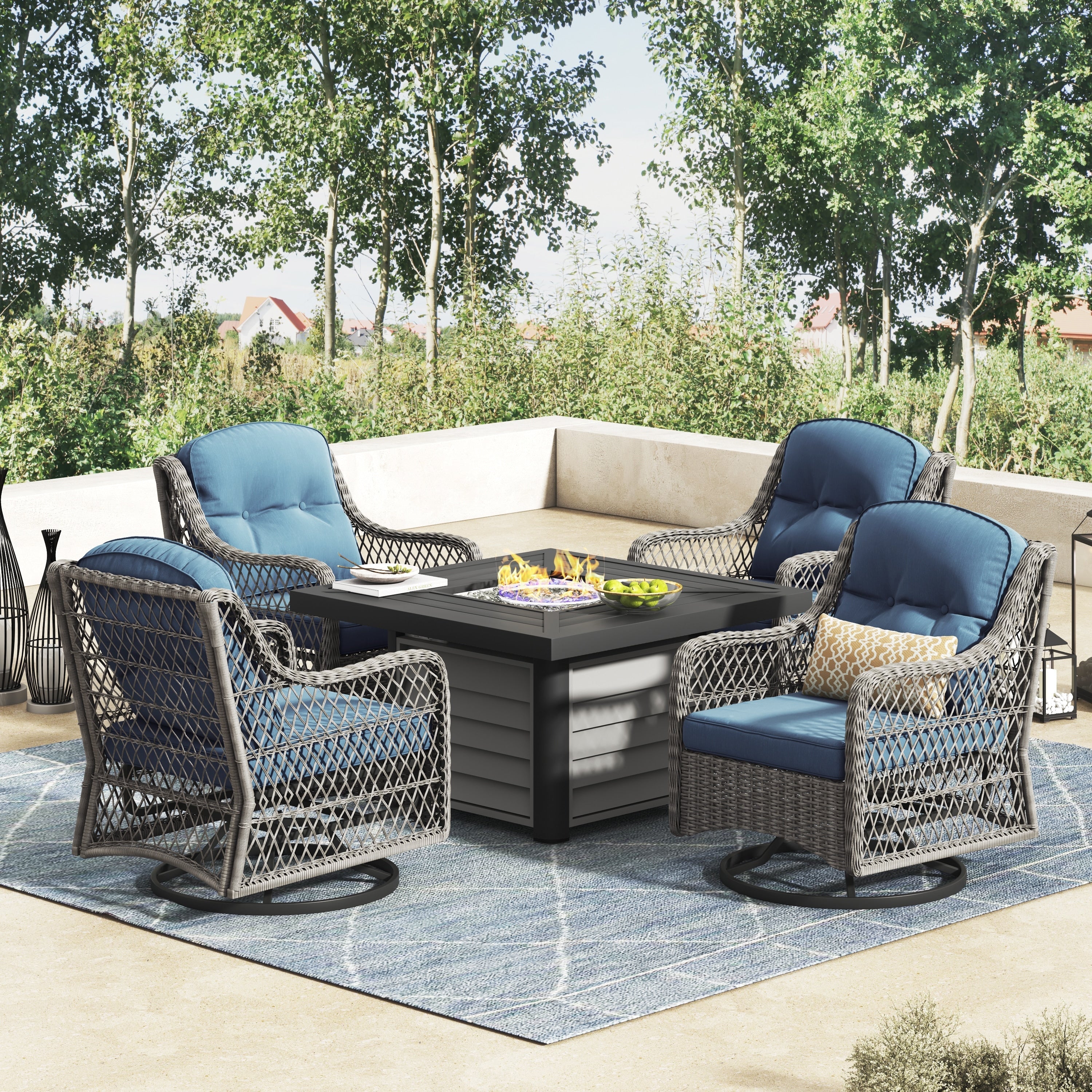 Ensemble de salon de jardin pivotant Corvus Vasconia 5 pièces en résine tressée avec table à feu