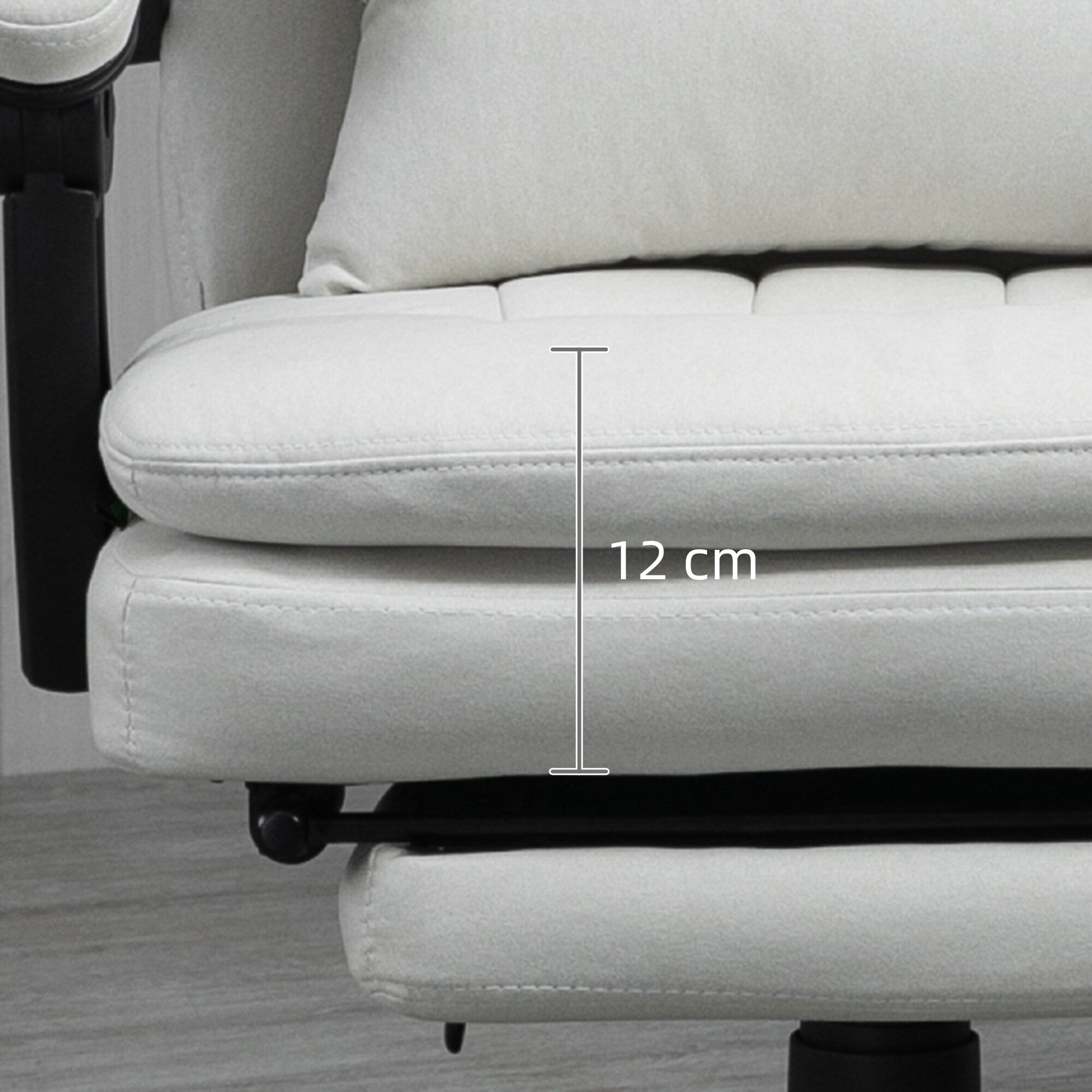 Fauteuil de bureau pivotant à 360° en microfibre crème avec massage par vibrations, chauffage lombaire, coussin lombaire, repose-pieds et hauteur réglable