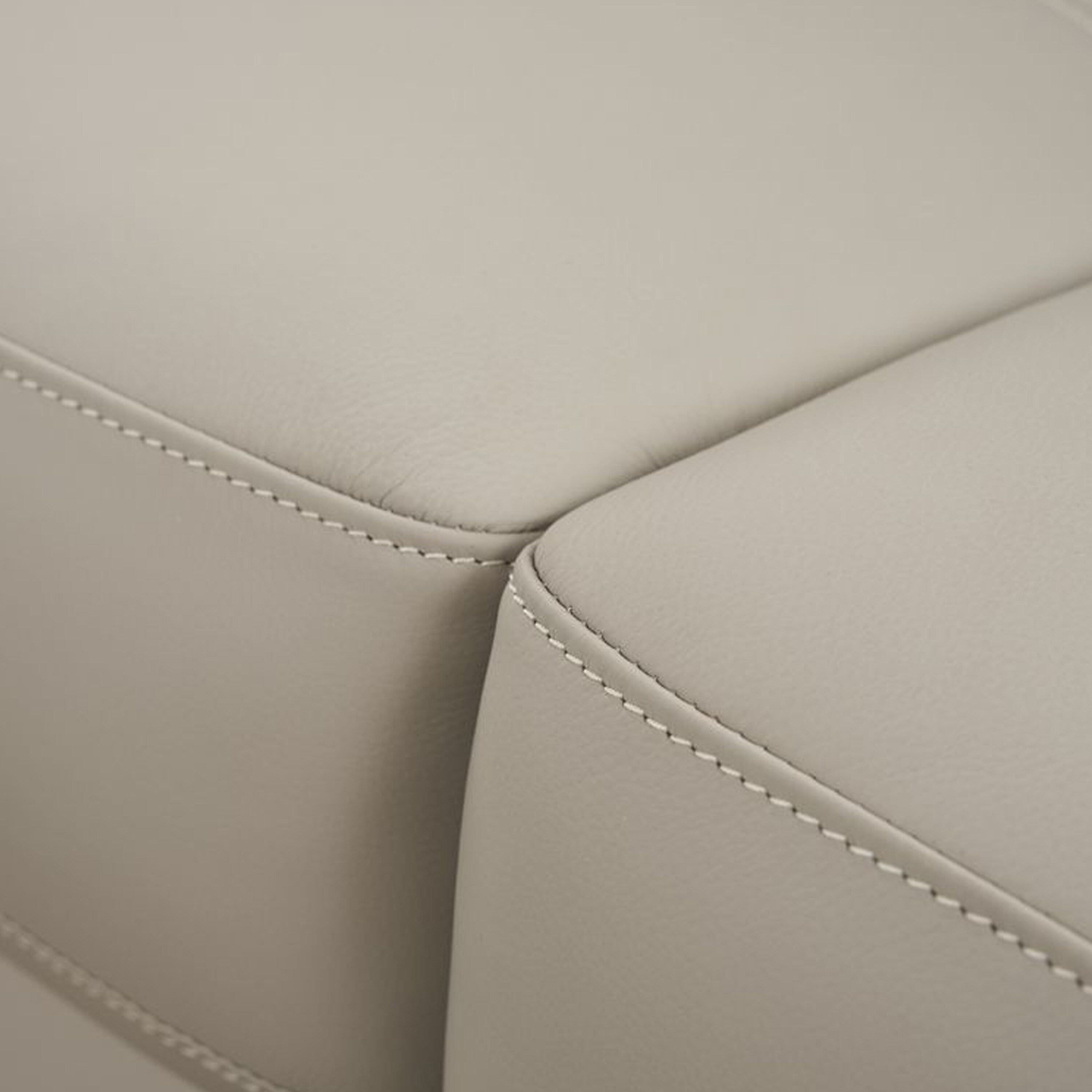 Canapé Danny, cuir italien gris clair, coussins en mousse, pieds en bois, 215 cm