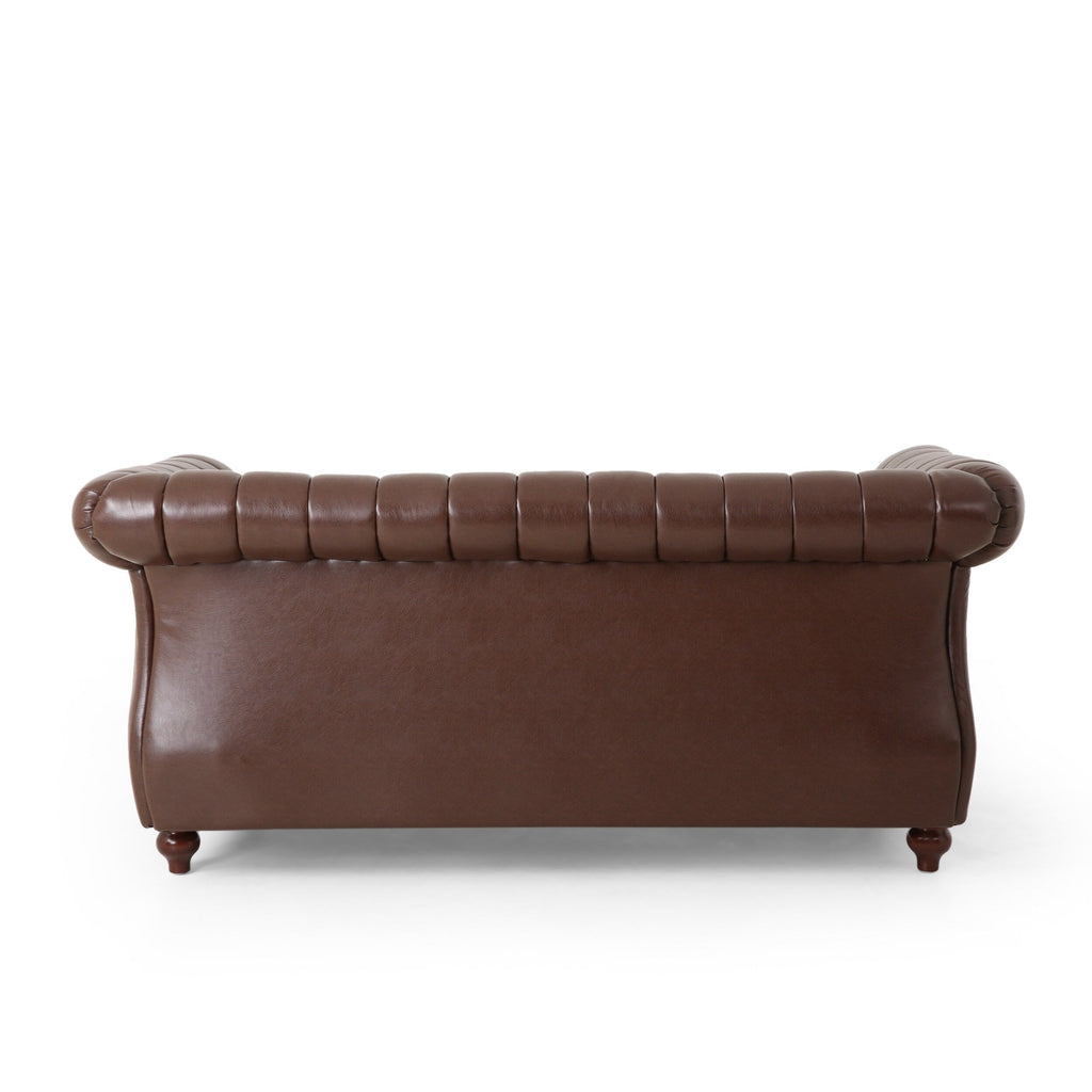 Canapé Chesterfield marron foncé avec têtes de clous et pieds en bouleau