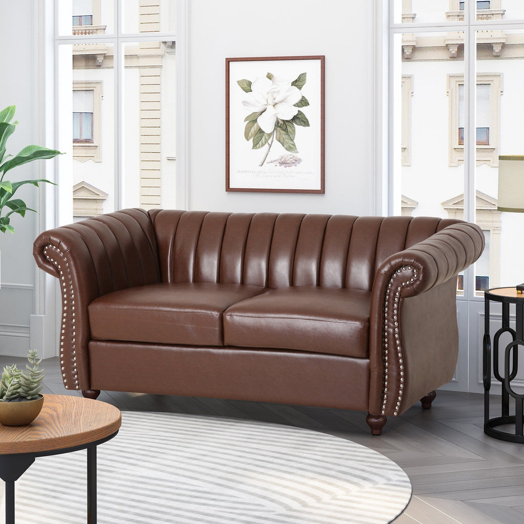 Canapé Chesterfield marron foncé avec têtes de clous et pieds en bouleau