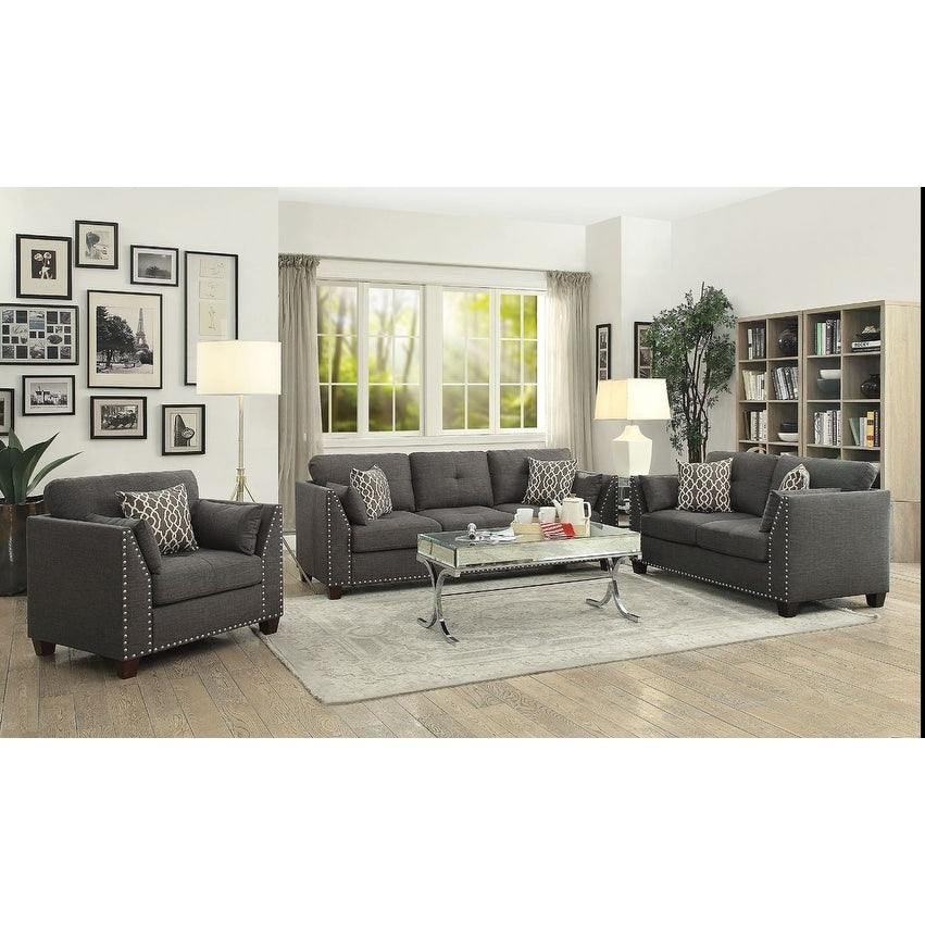 Canapé causeuse en lin gris foncé avec coussins et clous décoratifs