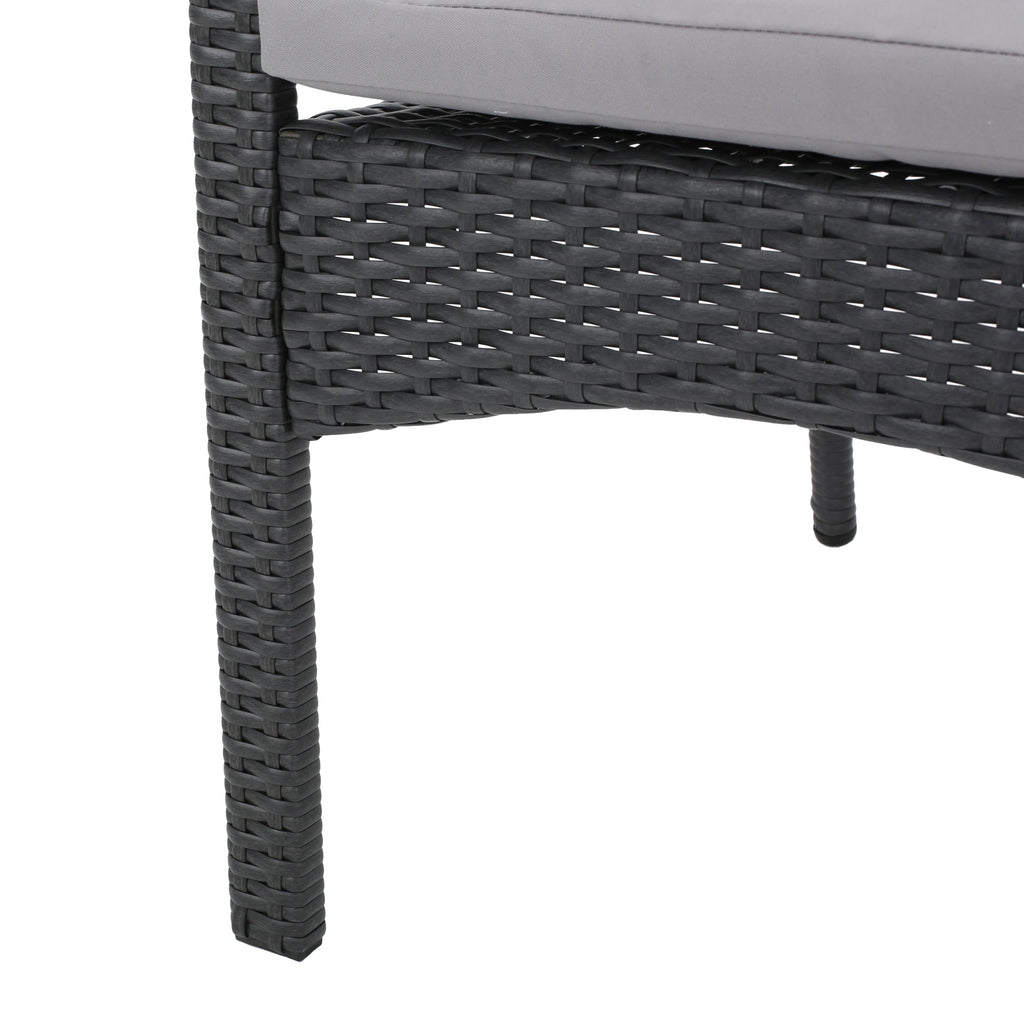 Ensemble de salle à manger extensible Davenport Outdoor 9 pièces en bois et osier par Christopher Knight Home