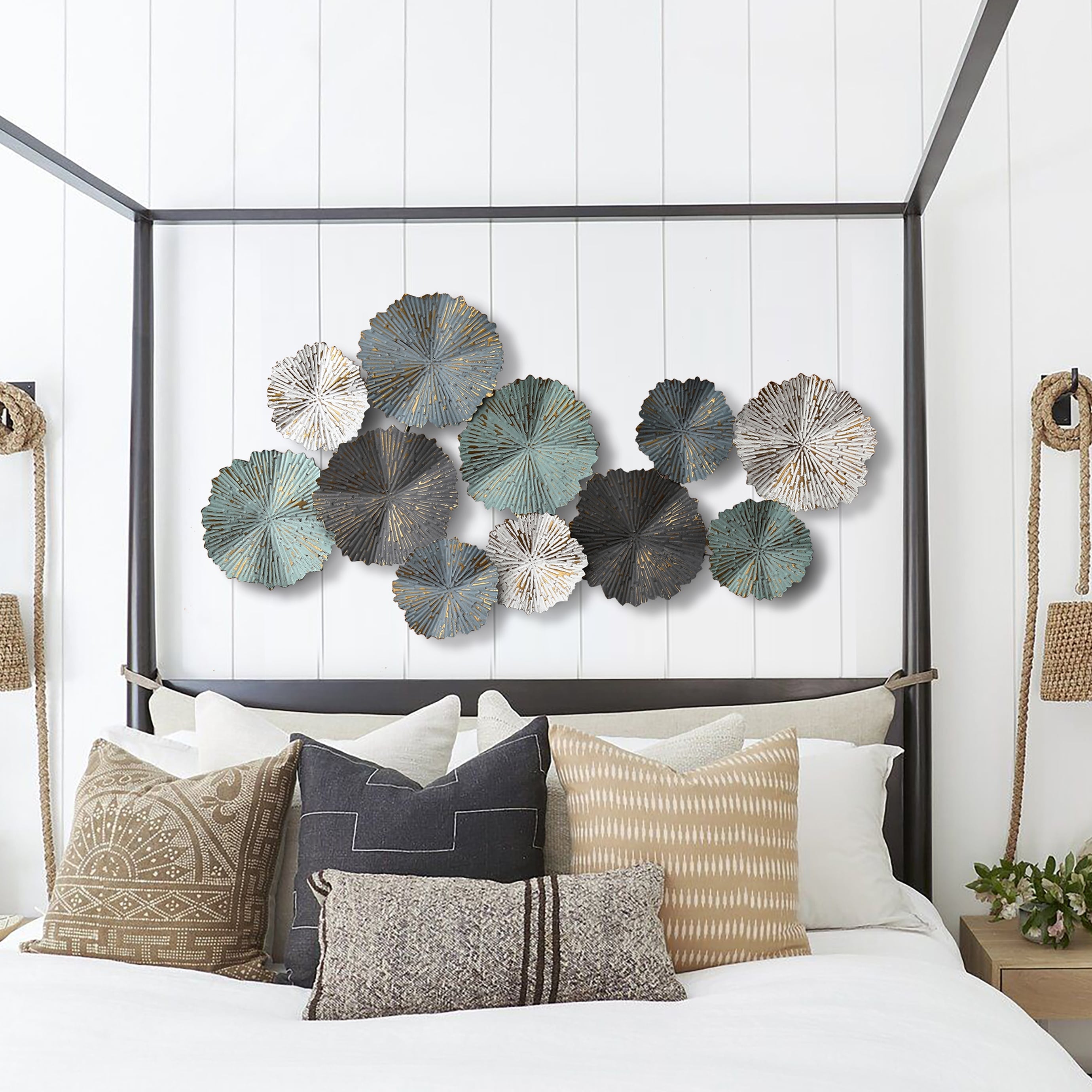 Décoration murale en métal à fleurs abstraites multicolores vieillies