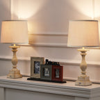 Lot de 2 lampes de chevet EROMMY avec deux ports USB, 2 ampoules incluses et commande tactile à 3 positions. Idéal pour le salon et la chambre.