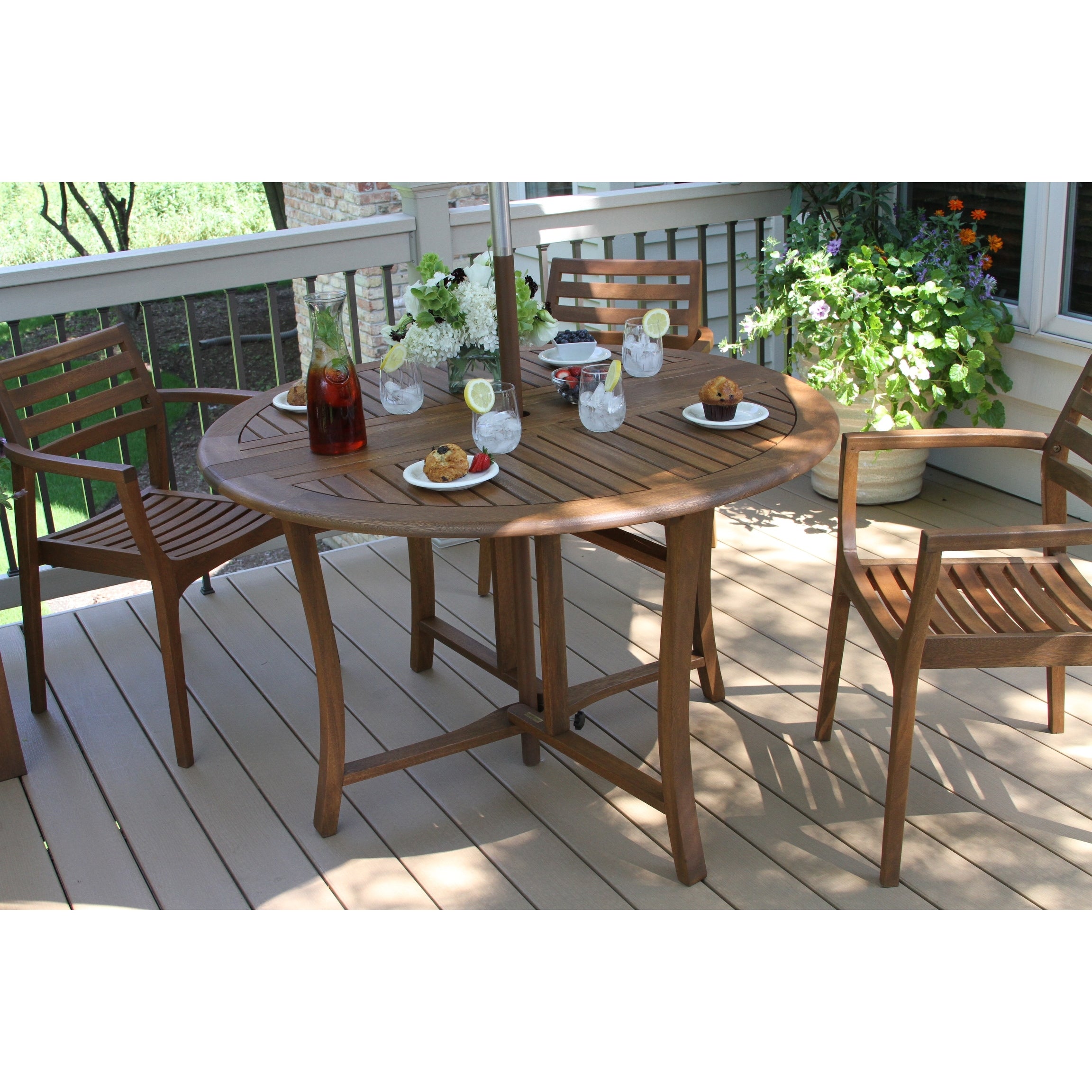 Table à manger pliante et chaises empilables Eilaf 5 pièces en eucalyptus