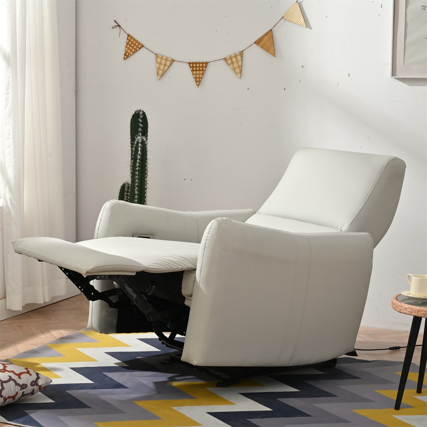 Fauteuil inclinable électrique en cuir synthétique avec ports USB et Type-C, capacité de charge de 150 kg, confortable pour les petits espaces