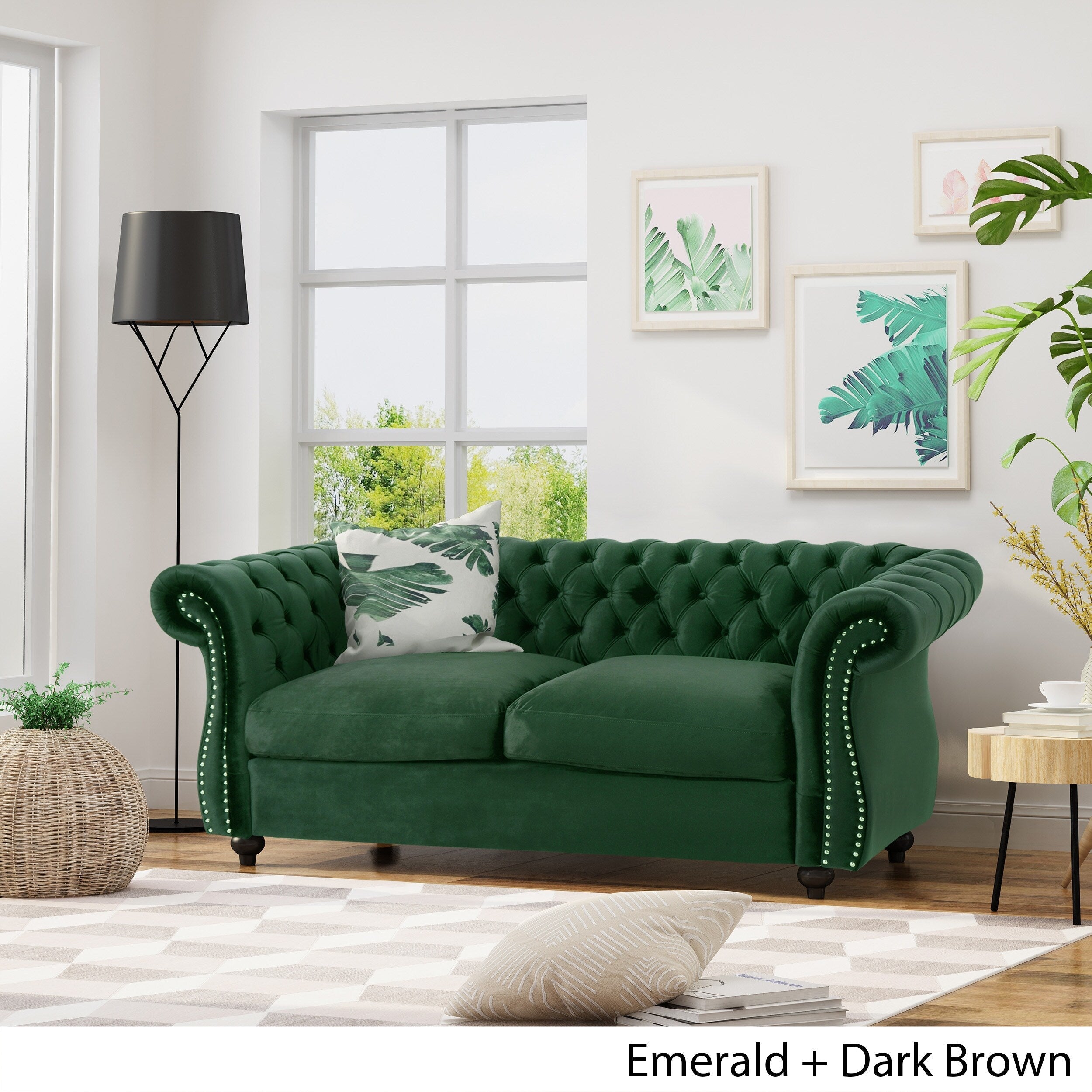 Canapé Chesterfield capitonné Emerald 61,75 avec têtes de clous et pieds