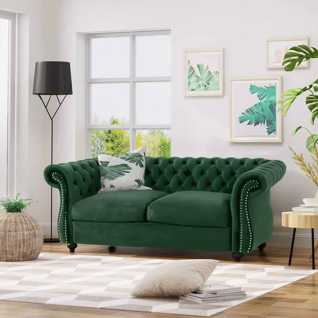 Canapé Chesterfield Emerald à boutons capitonnés avec têtes de clous