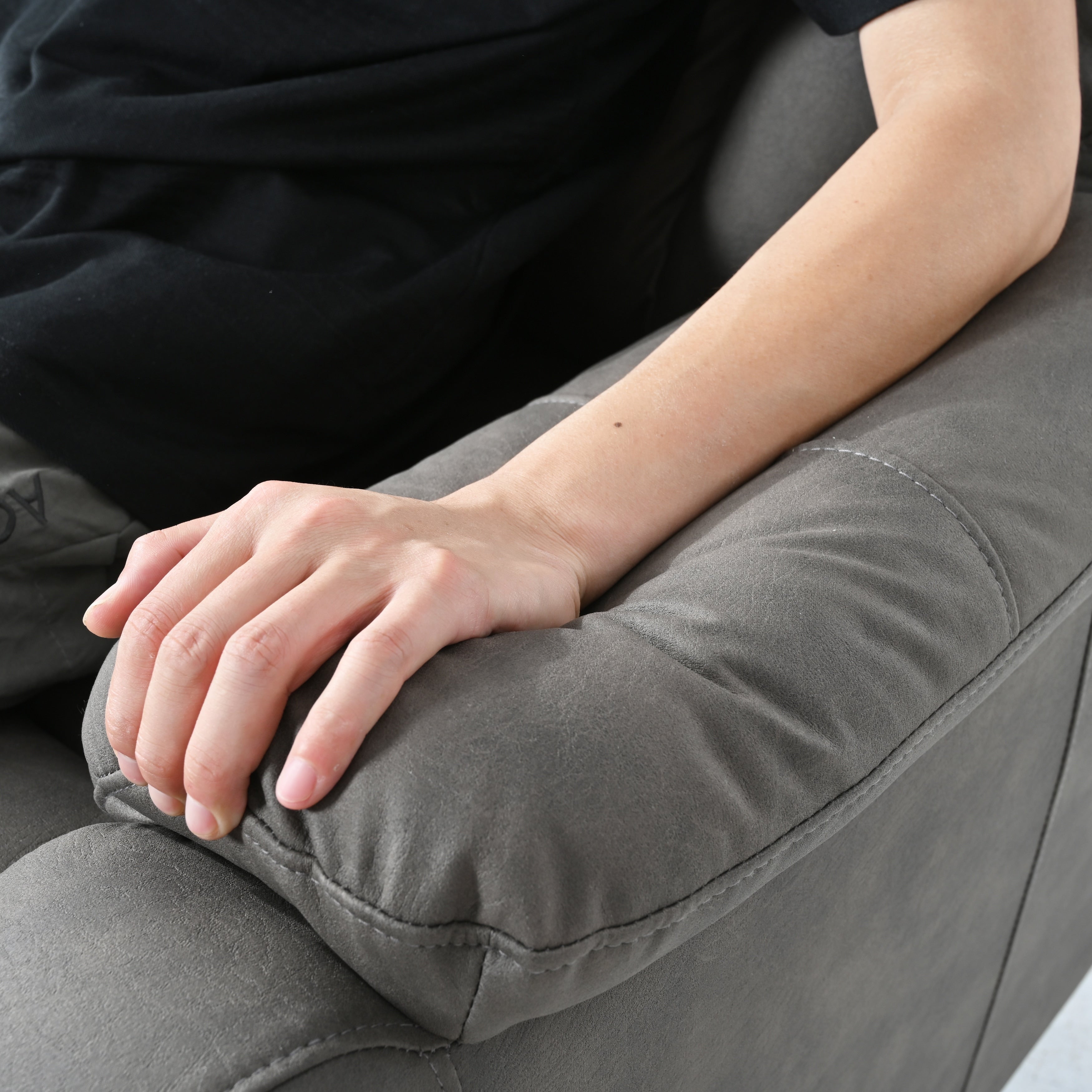 Fauteuil inclinable électrique en tissu avec télécommande, coussins rembourrés, poche de rangement latérale et cadre robuste et durable pour personnes âgées